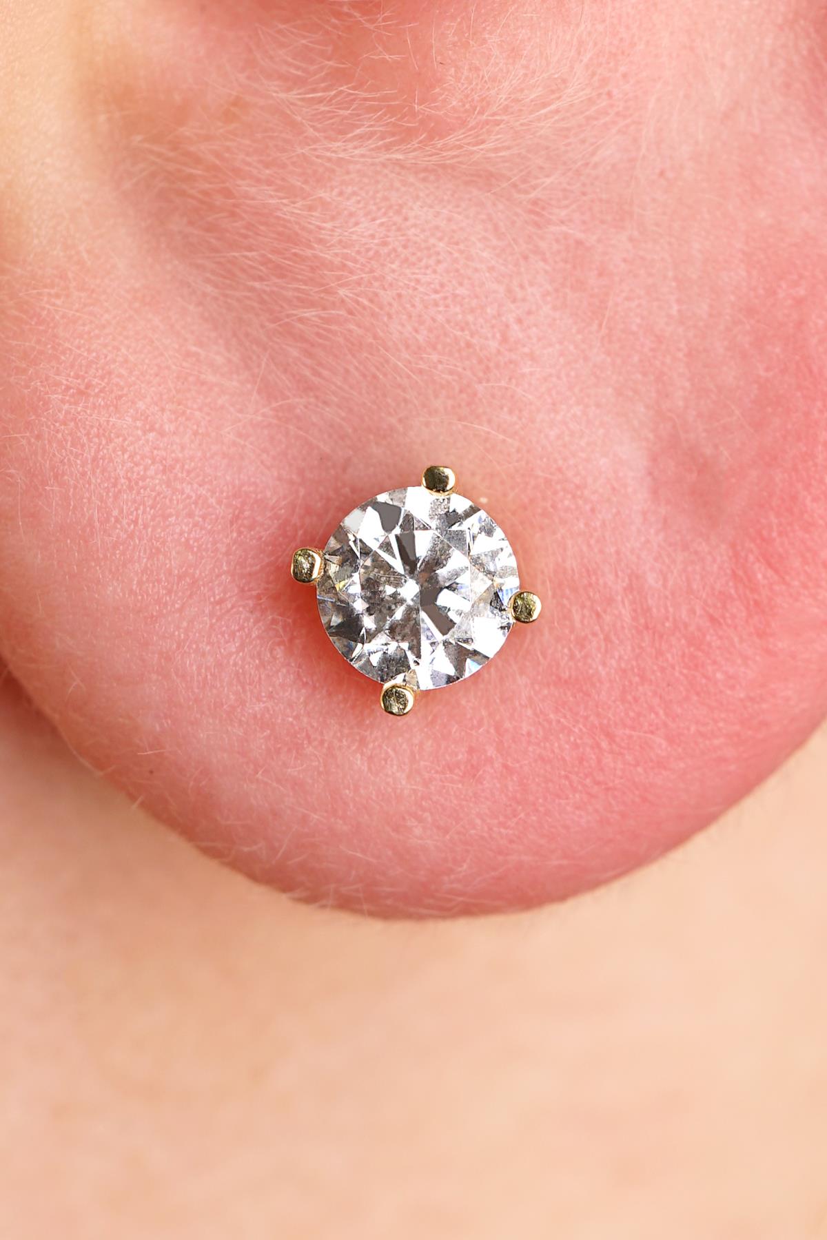 14K Gold Solitaire Men’s Earring