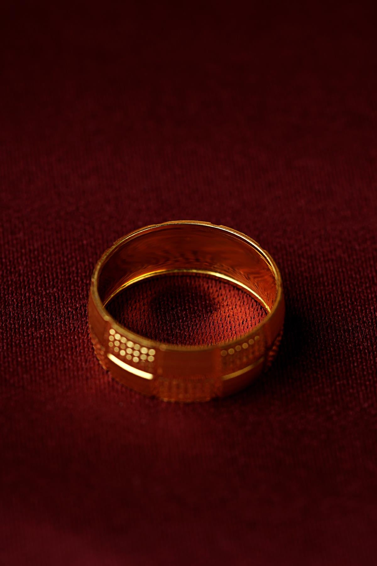 14K Gold Souffle Wedding Band