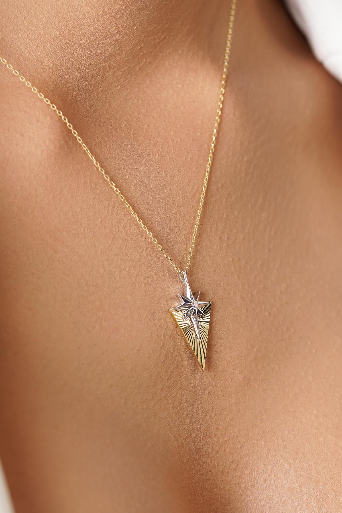 14K Gold Sparkling North Star Necklace with Solitaire Detail