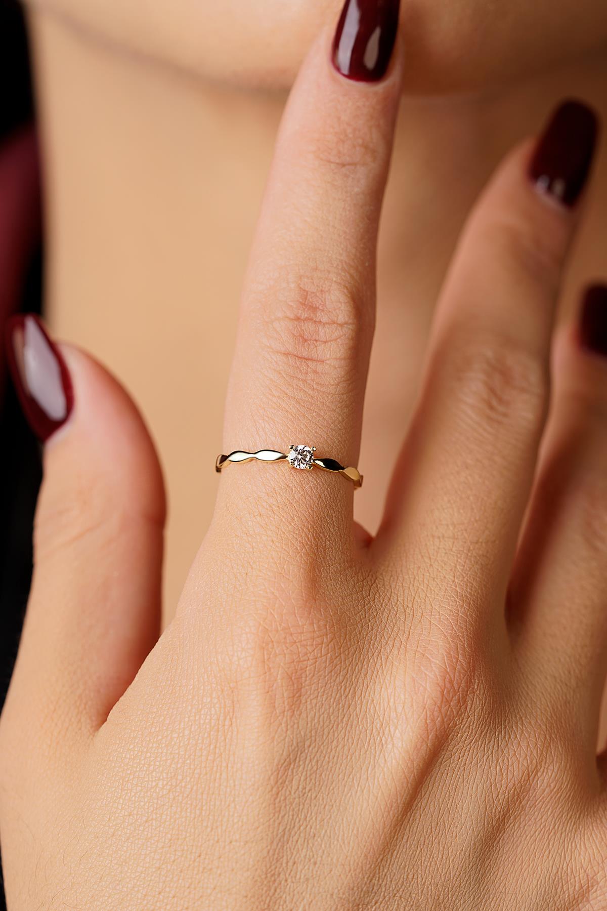 14K Gold Sparkling Solitaire Ring