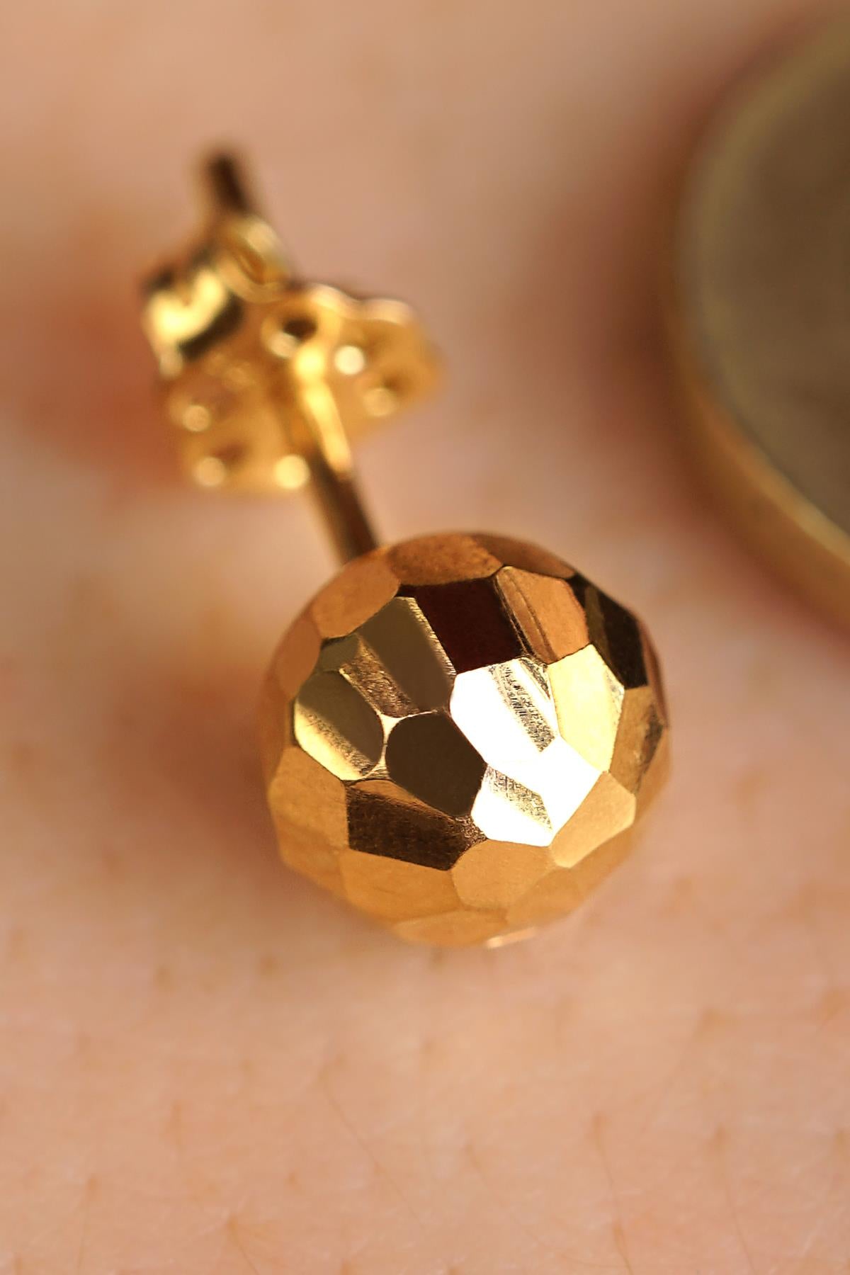 14K Gold Square Pattern Ball Men’s Earring