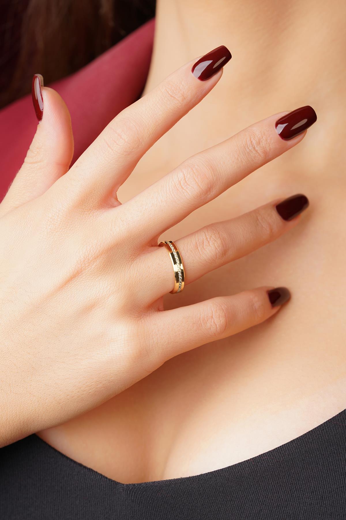 14K Gold Stella Wedding Band
