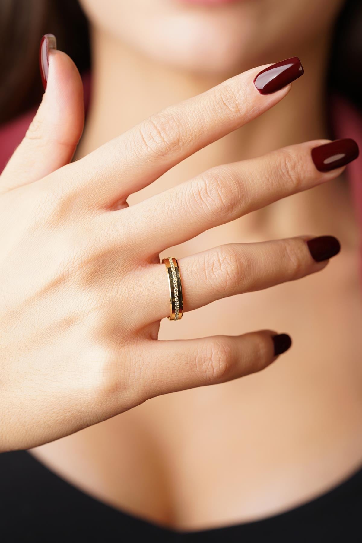 14K Gold Stella Wedding Band