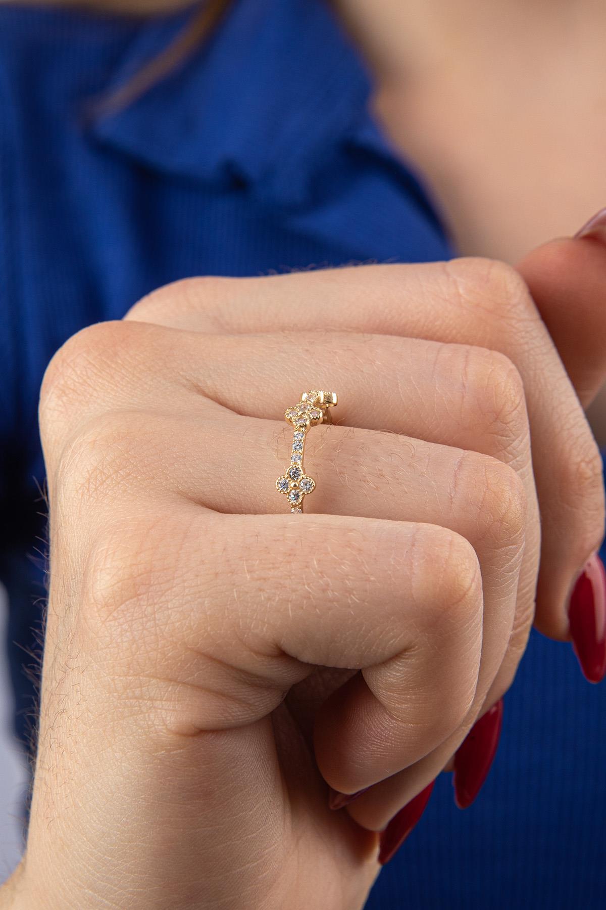 14K Gold Stone Daisy Ring