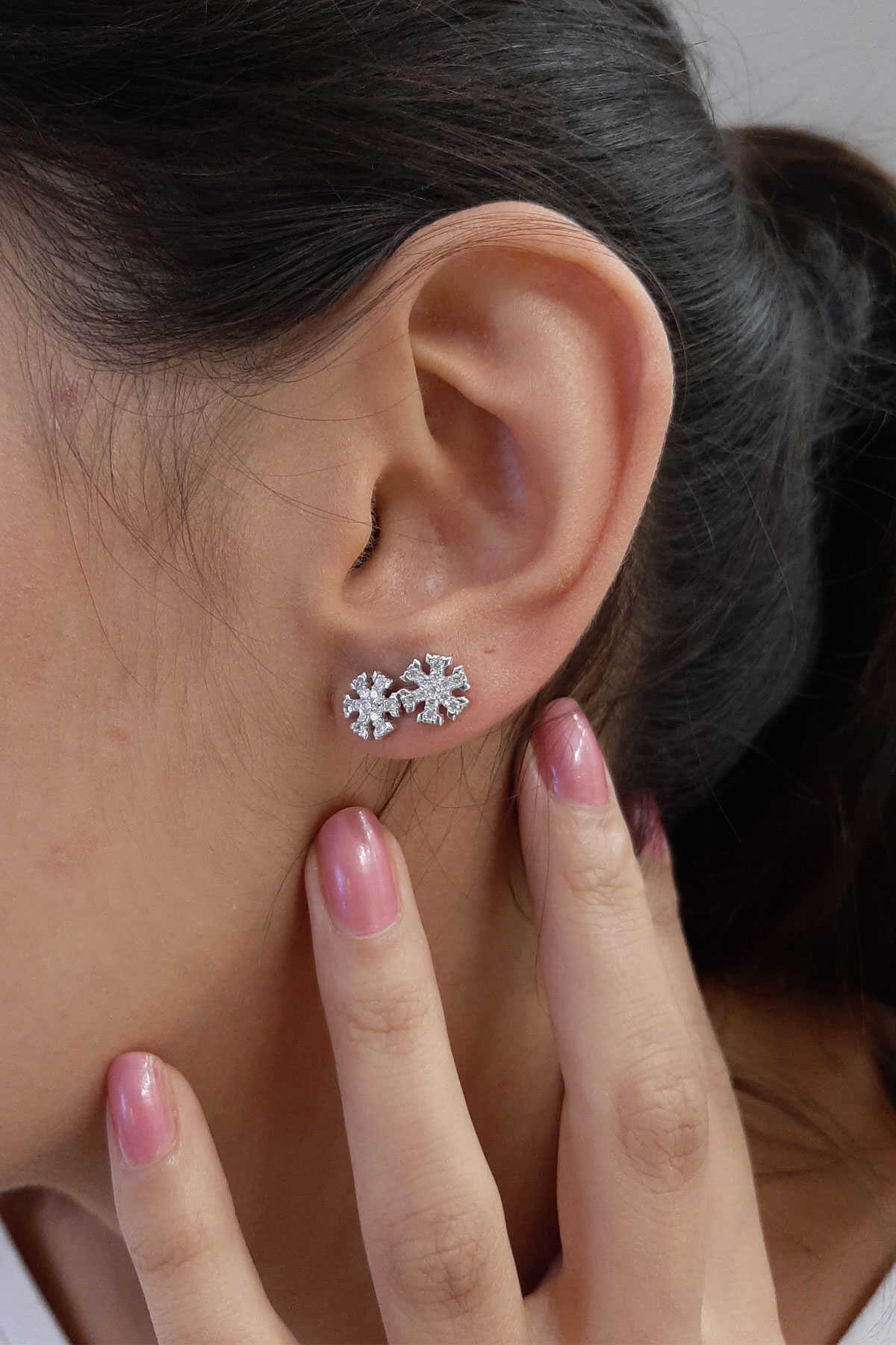 14K Gold Stud Snowslake Earrings