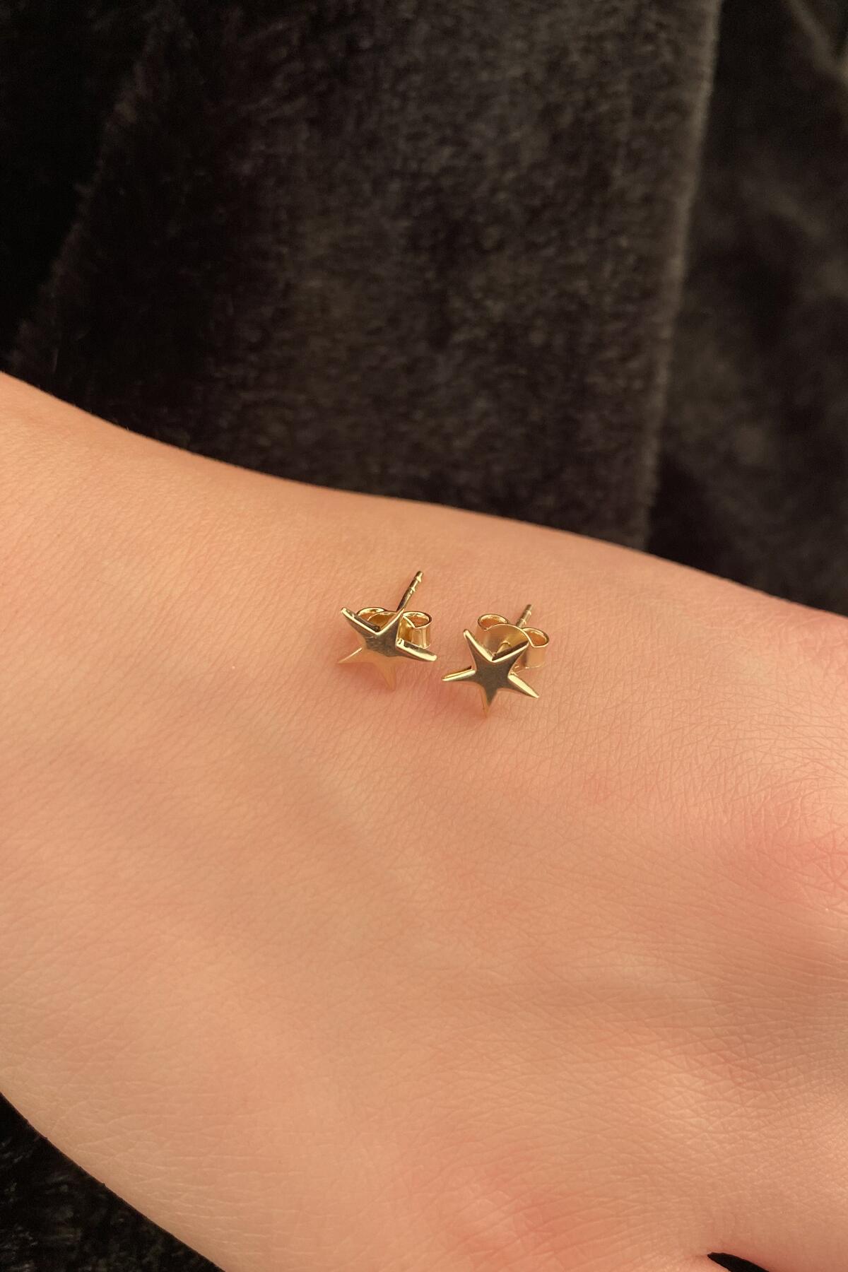 14K Gold Stud Star Shape Earrings