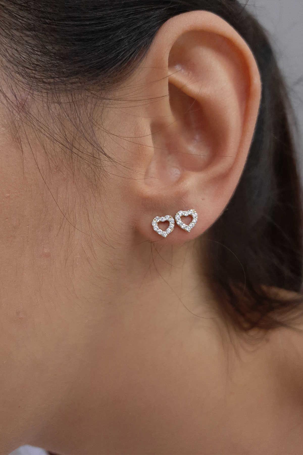 14K Gold Stud White Stone Heart Earrings