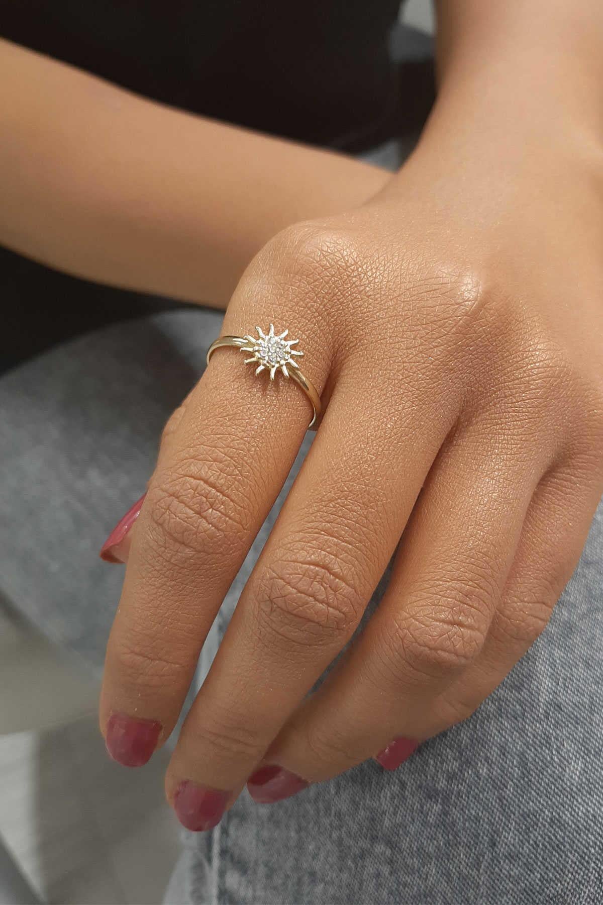 14K Gold Sun Shaped Ring