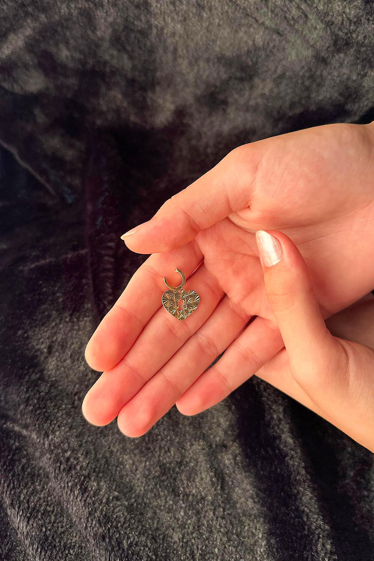 14K Gold Sunburst Heart Shape Charm