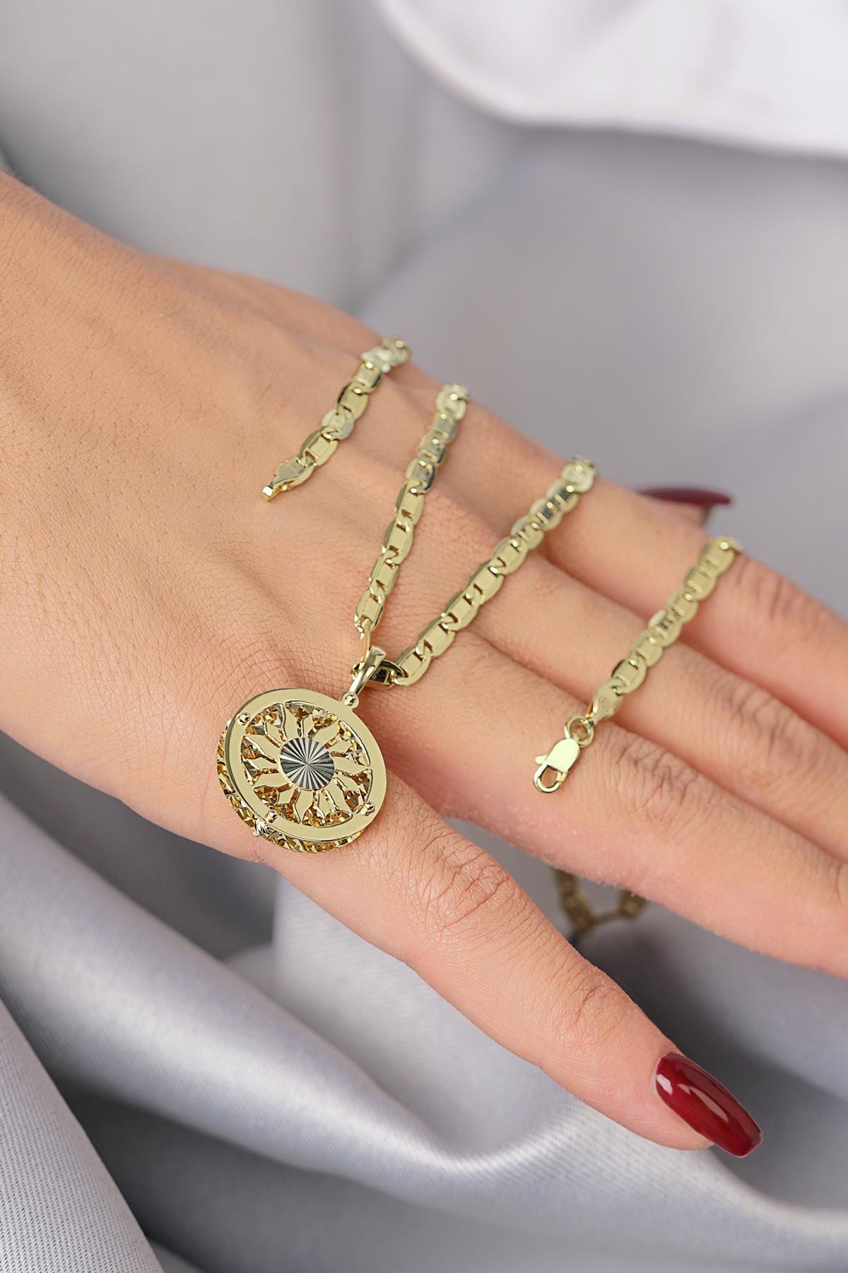 14K Gold Sunburst on Valentino Link Chain