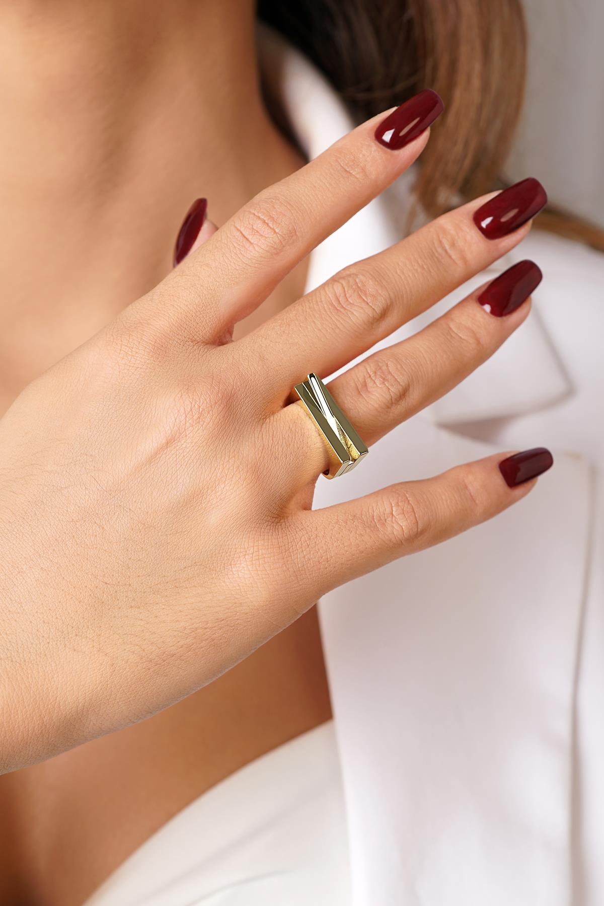 14K Gold Symmetrical Geometric Ring