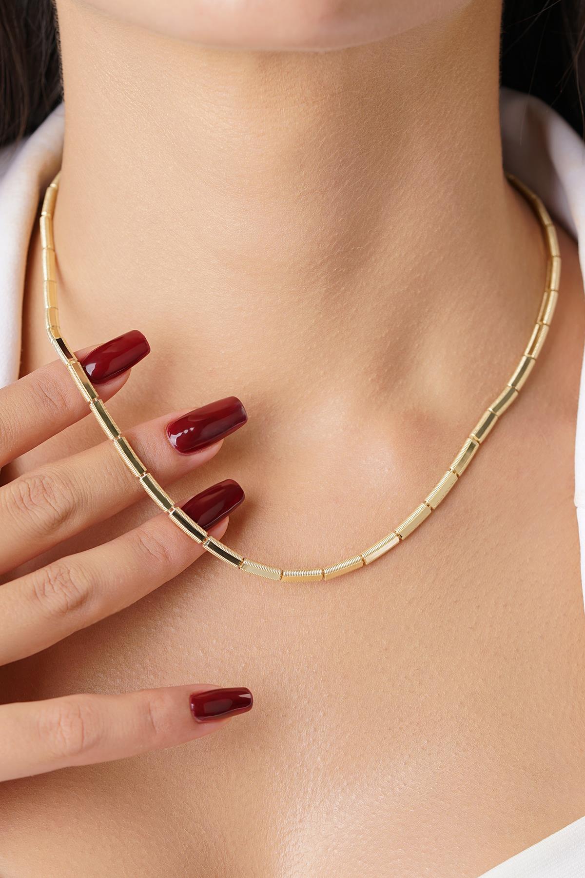 14K Gold Textured Diamond-Cut Necklace