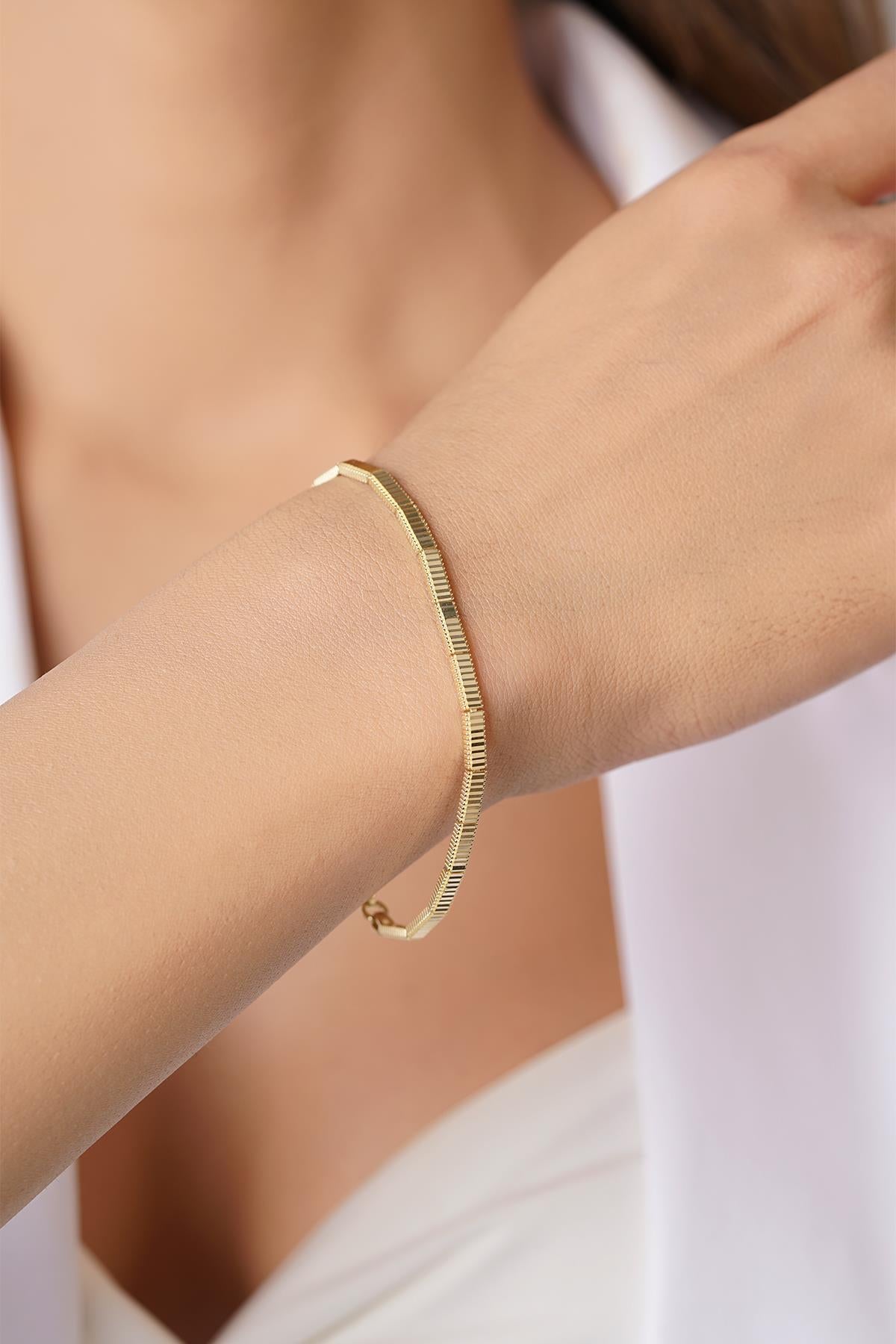 14K Gold Thin Patterned Ajda Bracelet