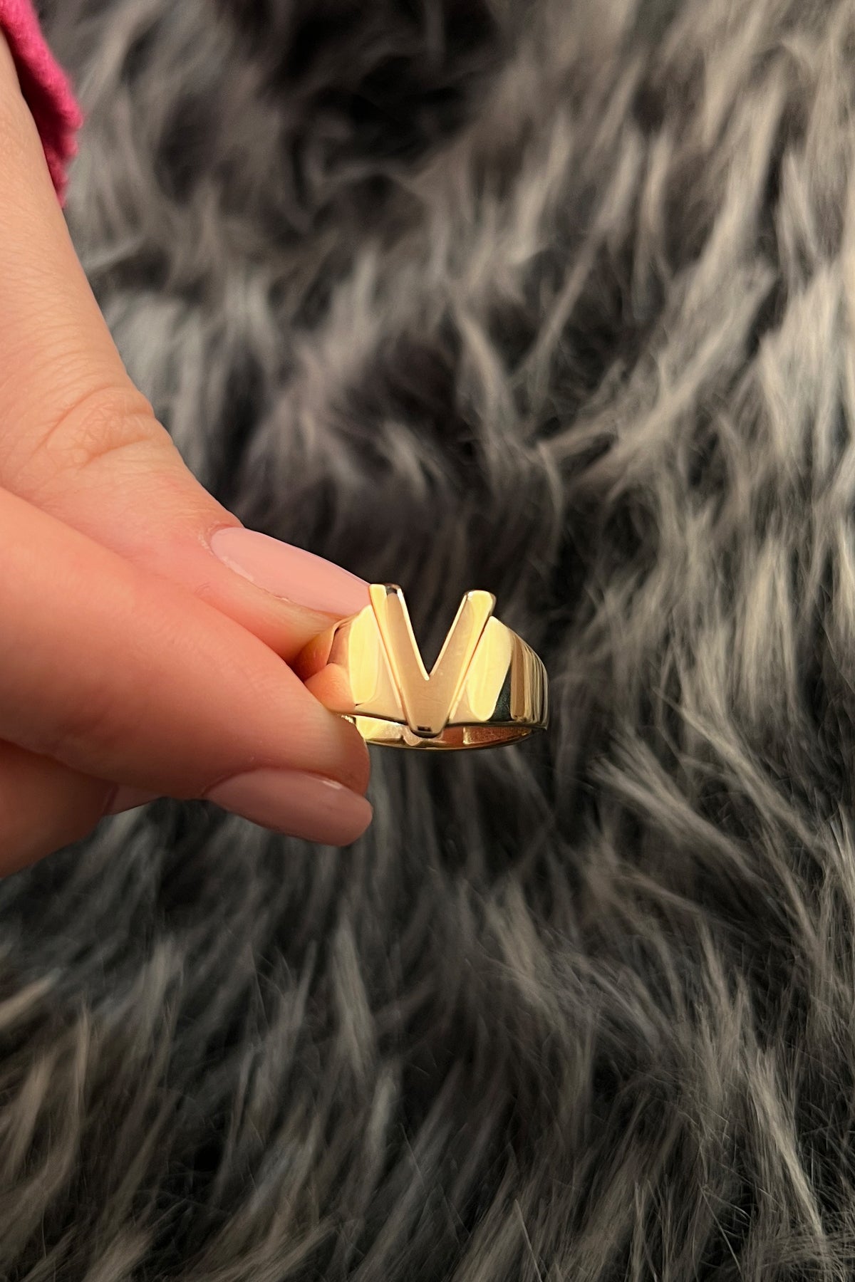 14k Gold V Initial Ring