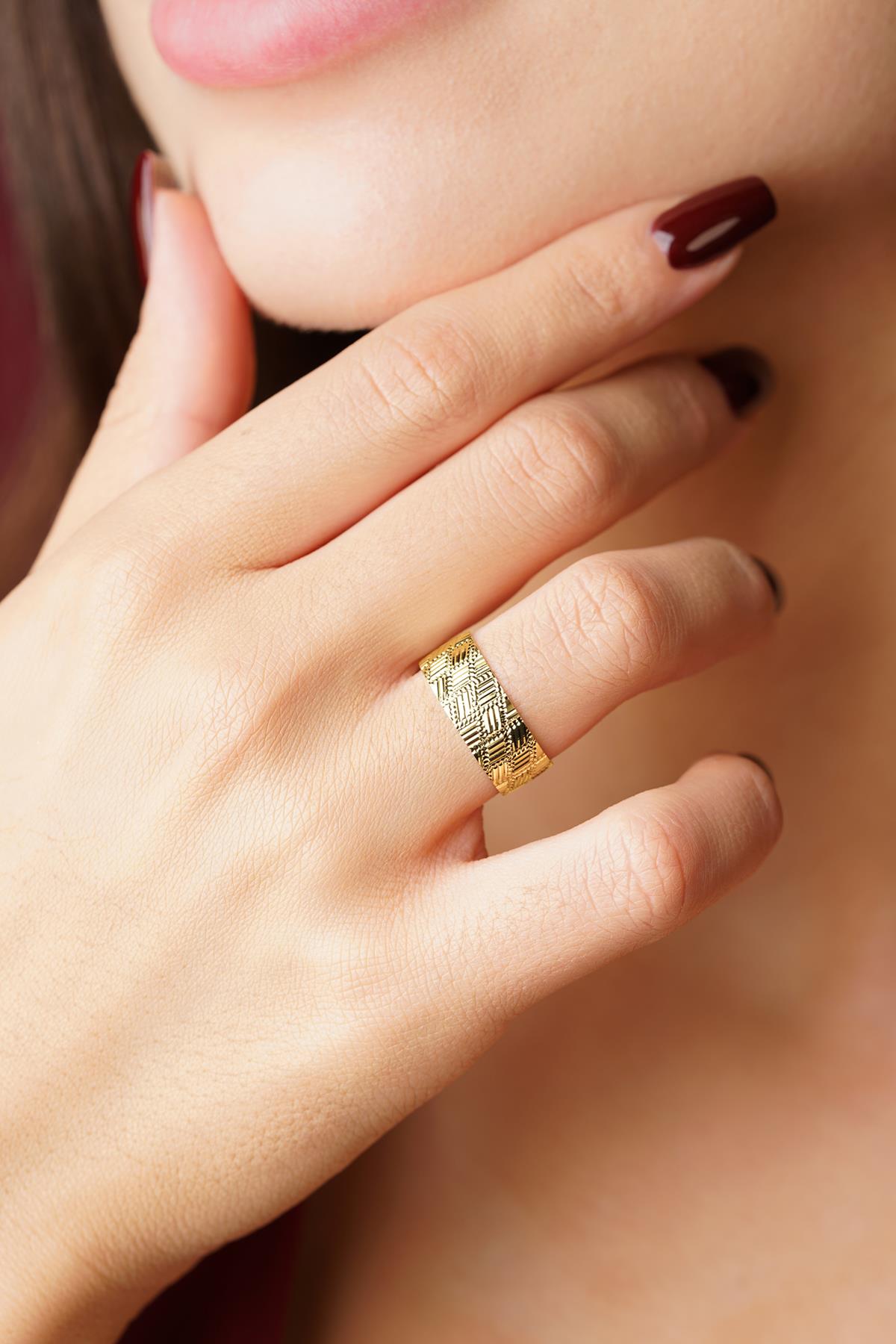 14K Gold Vita Wedding Band