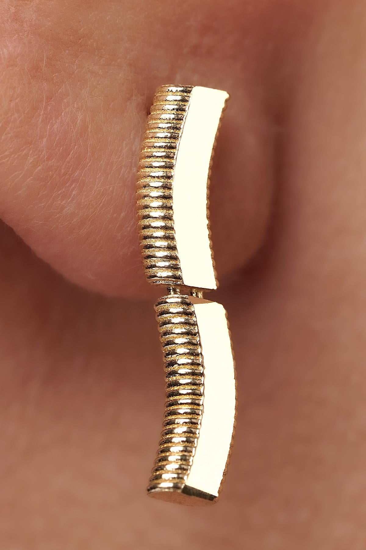 14K Gold Wavy Ajda Earrings