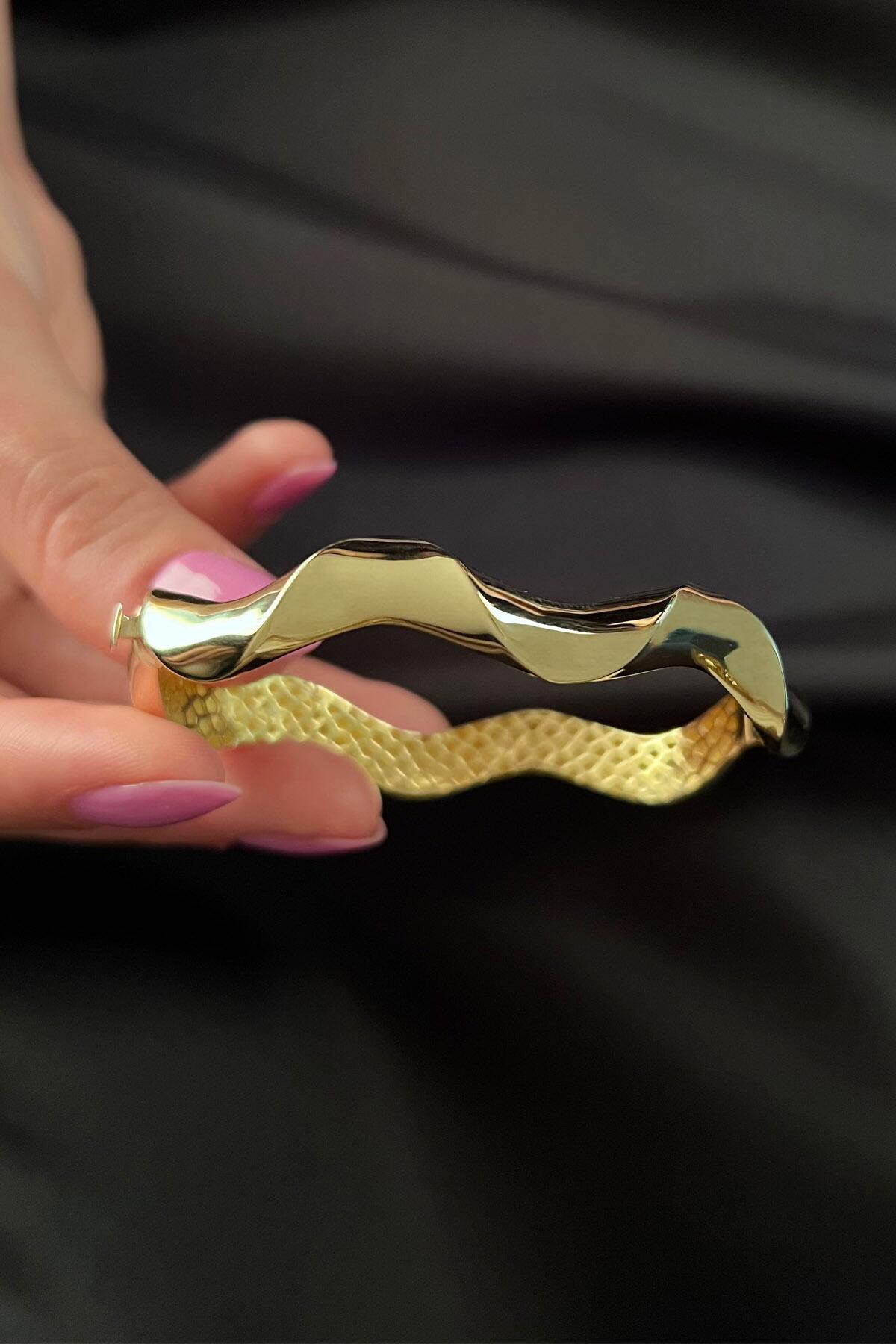 14K Gold Wavy Cuff Bracelet