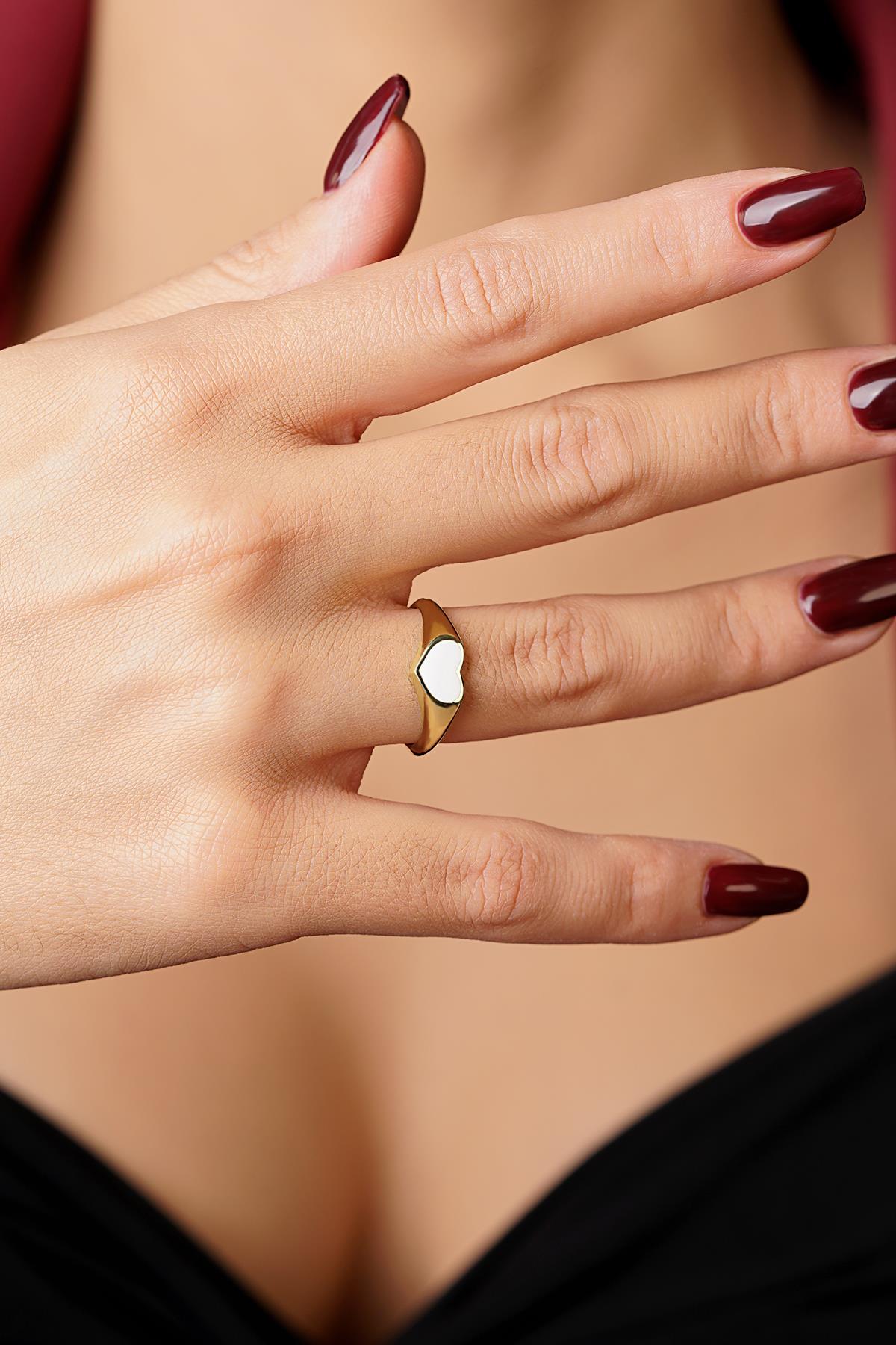 14K Gold White Enamel Heart Shaped Ring