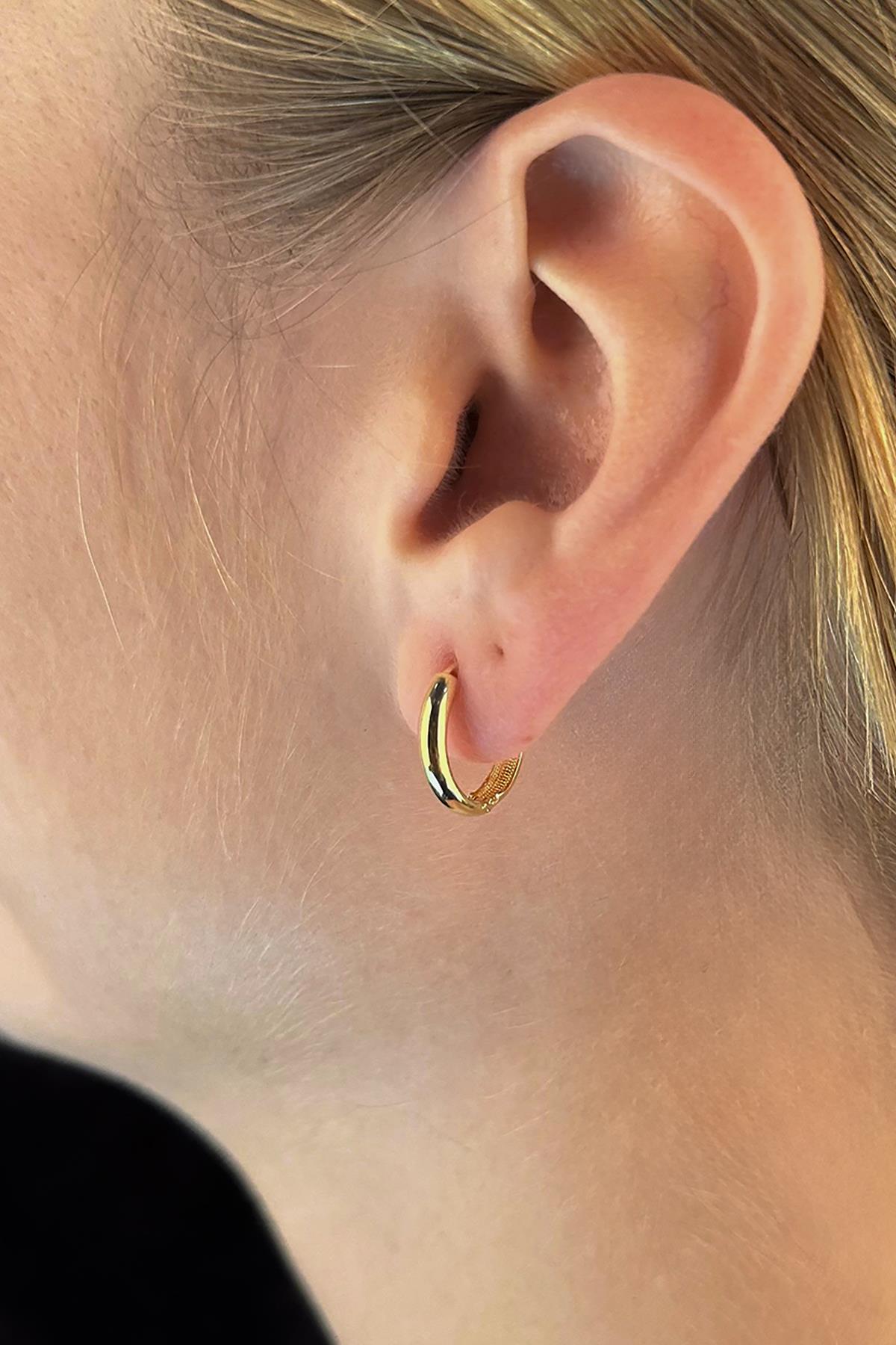 14K Gold Wide Huggie Hoop Earrings