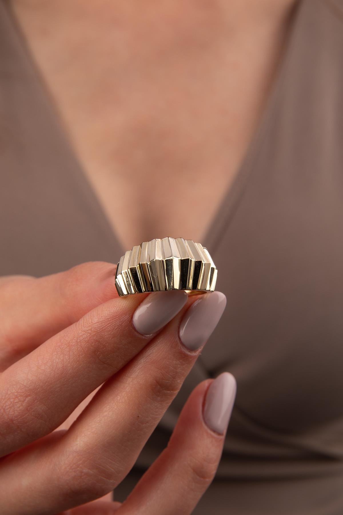 14K Gold ZigZag Croissant Ring