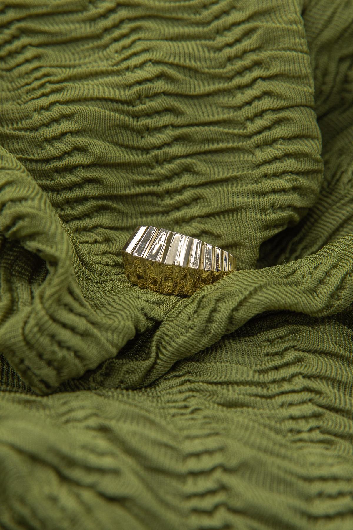 14K Gold ZigZag Croissant Ring