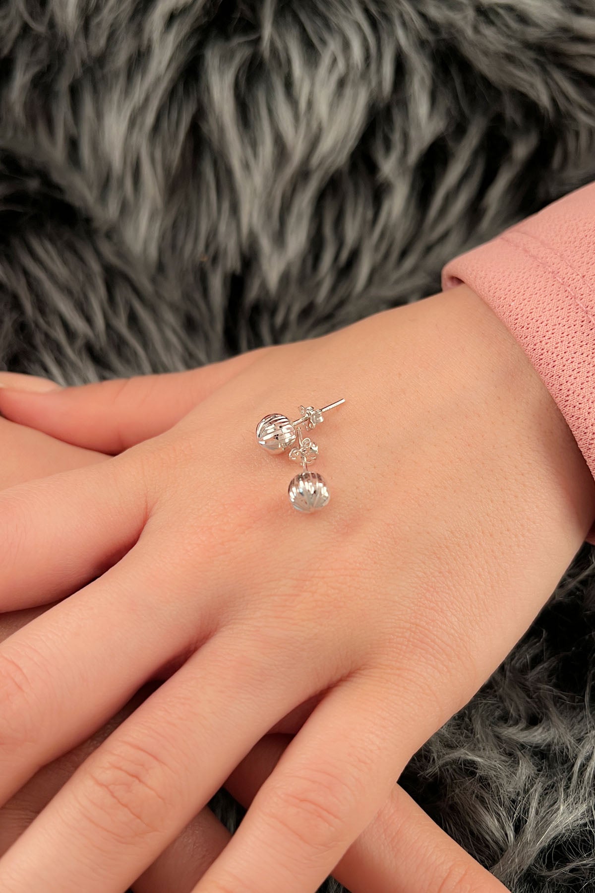 14K White Gold Patterned Big Ball Stud Earrings