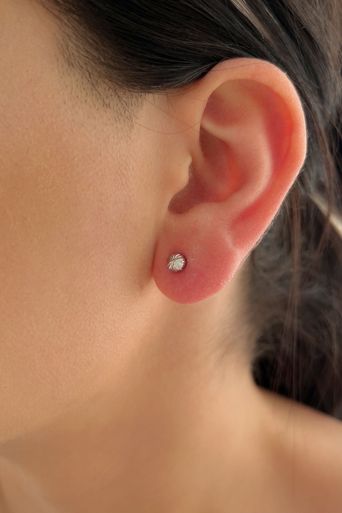 14K White Gold Patterned Small Ball Stud Earrings