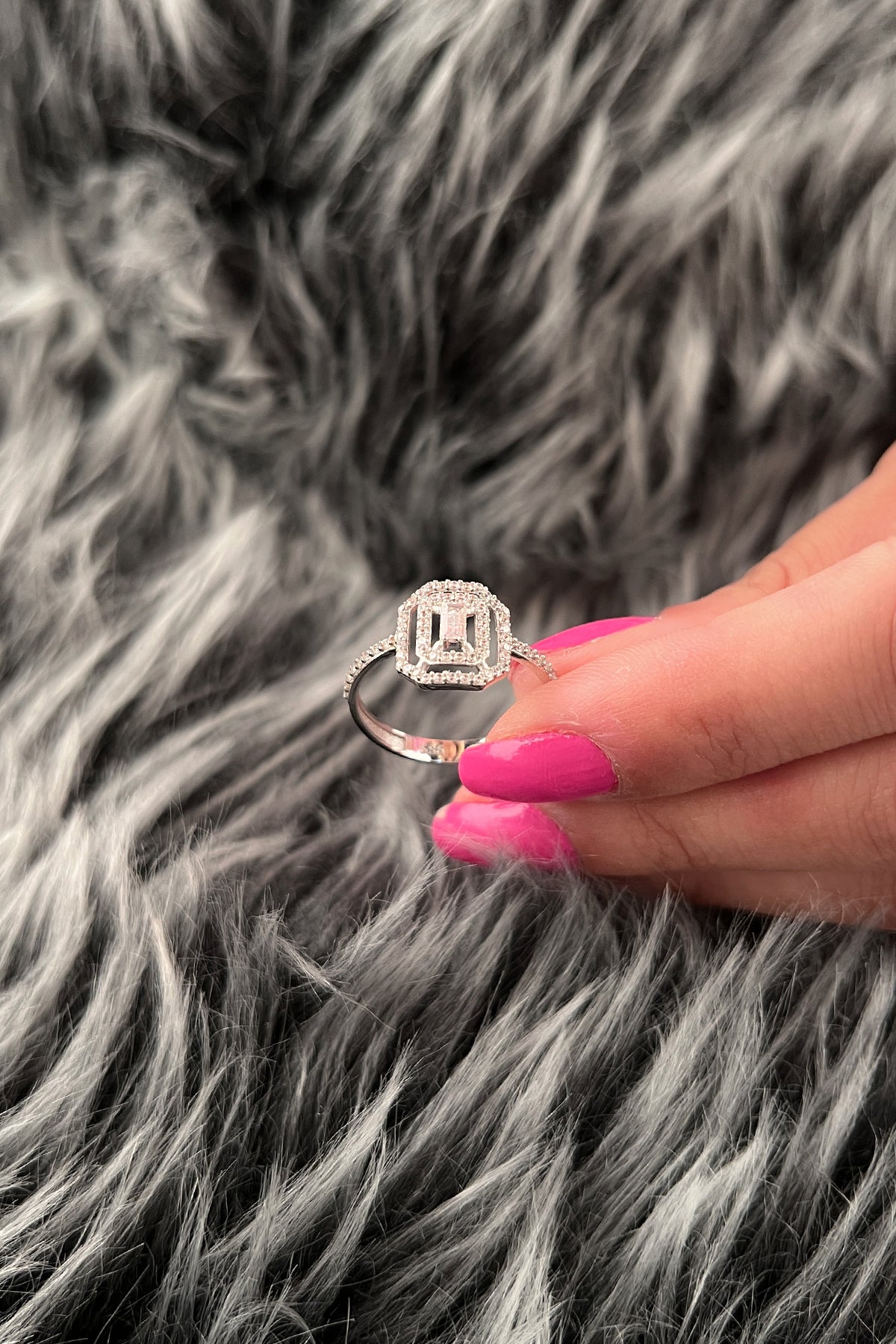 14K White Gold Strip Baguette Ring