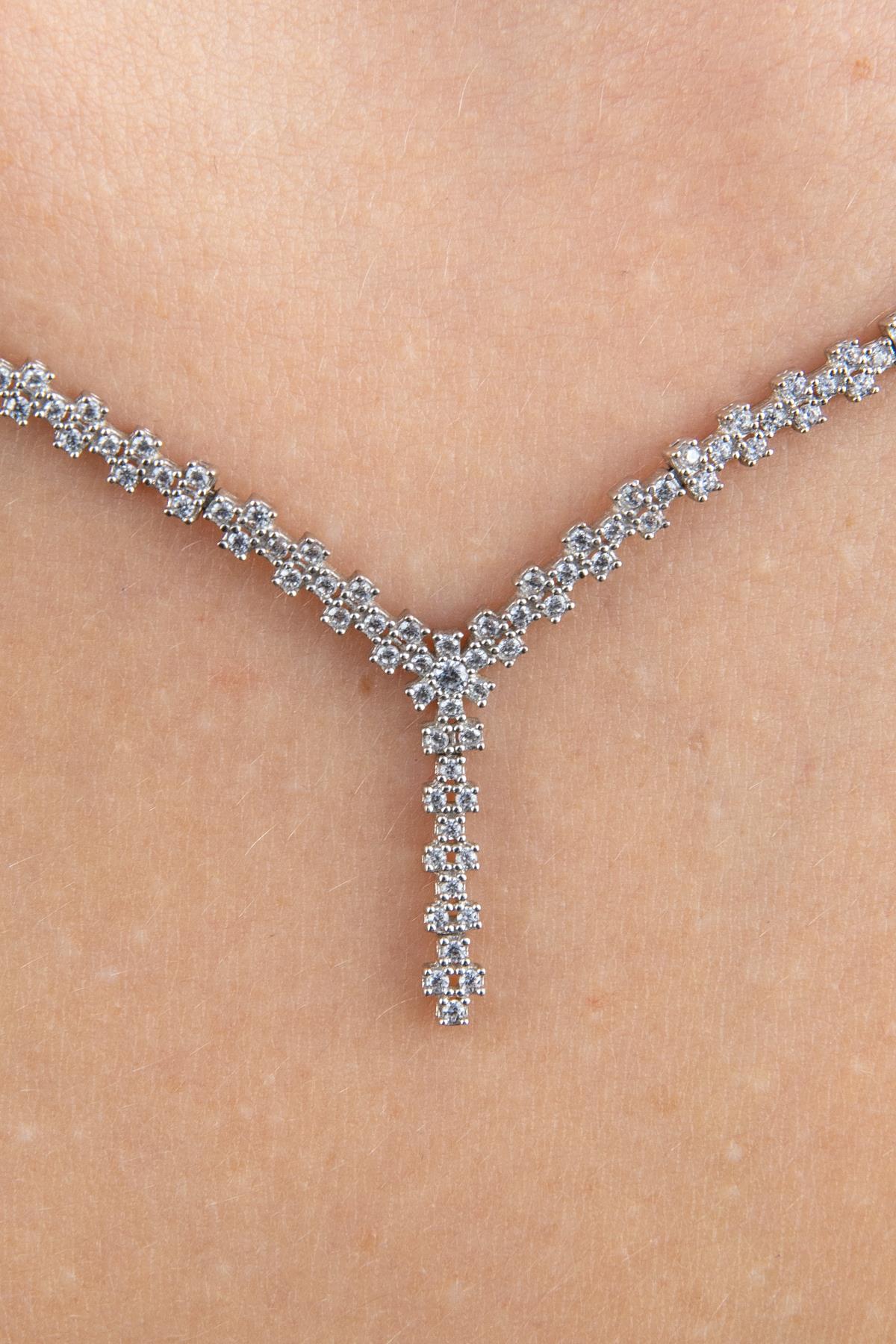 14K White Gold Tasteful Set