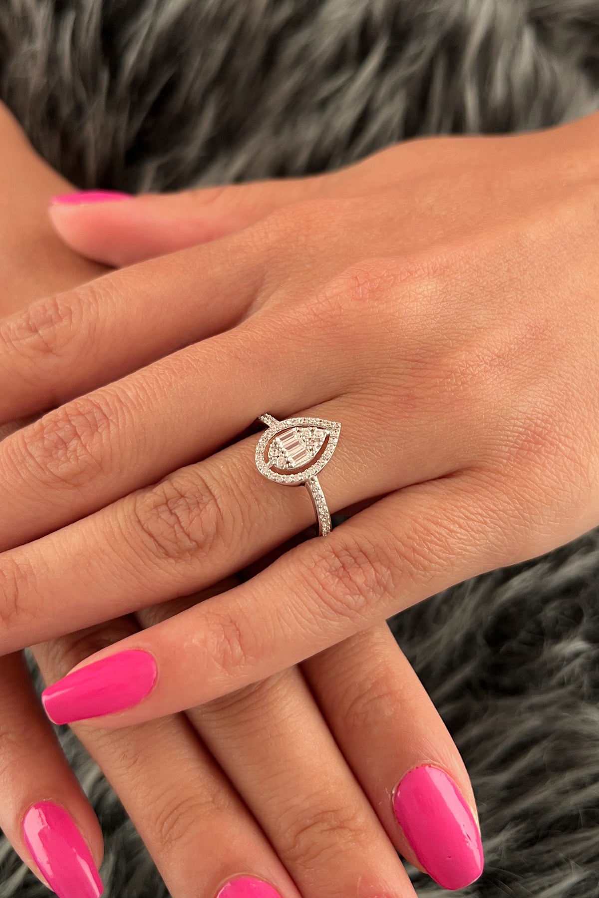 14K White Gold Water Drop Baguette Ring