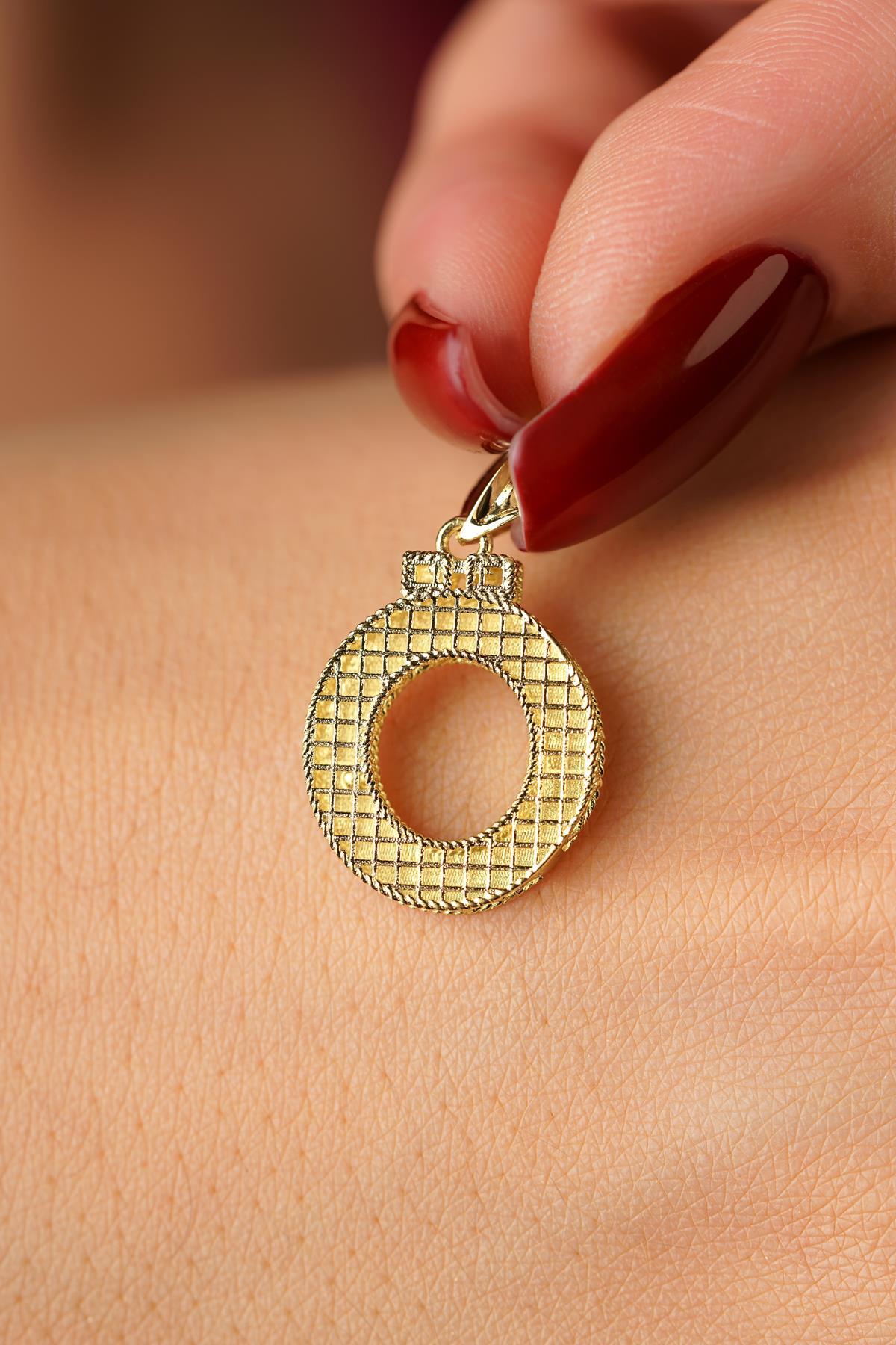 14K Gold Ö Letter Mini Shine Pendant