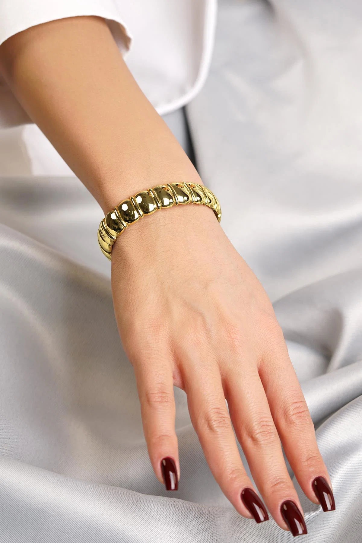 14K Gold Thick Dome Clamp Bracelet