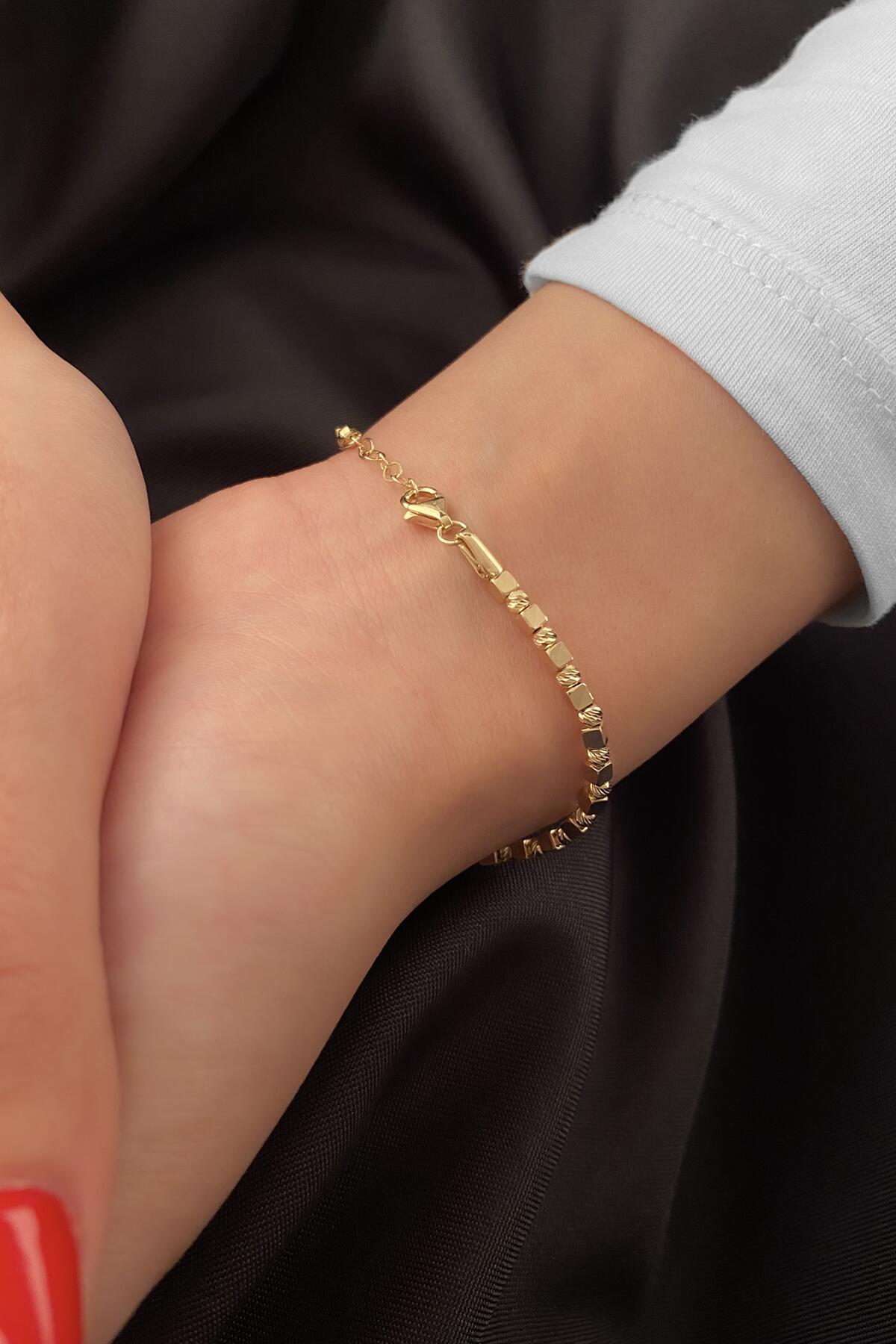 14K Gold Dorica & Cube Bracelet