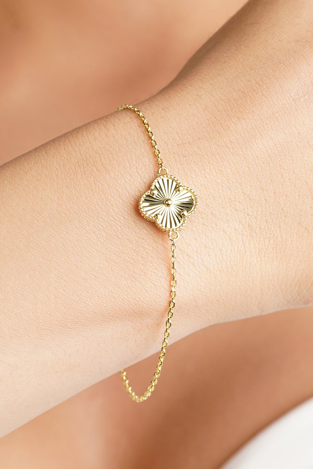 14K Gold Sunburst Clover Bracelet