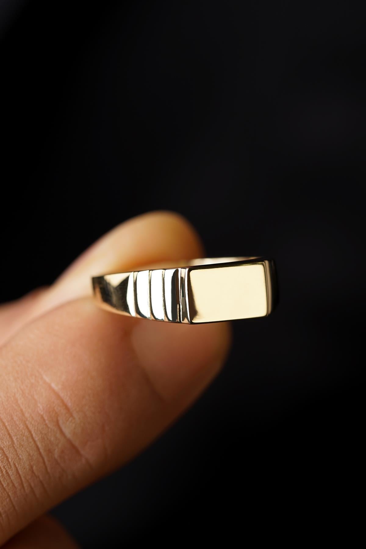 Men's 14K Gold Beveled Signet Ring