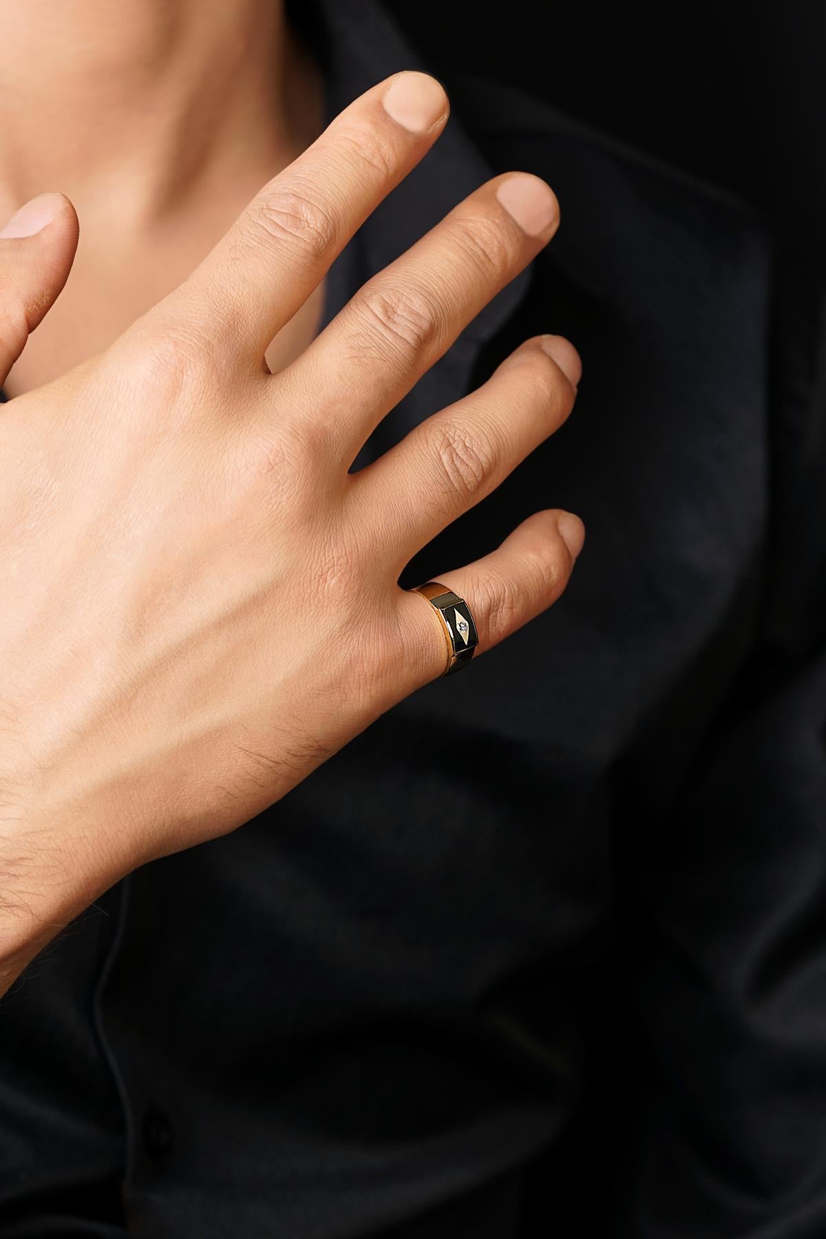 Men's 14K Gold Black Enamel Signet Ring