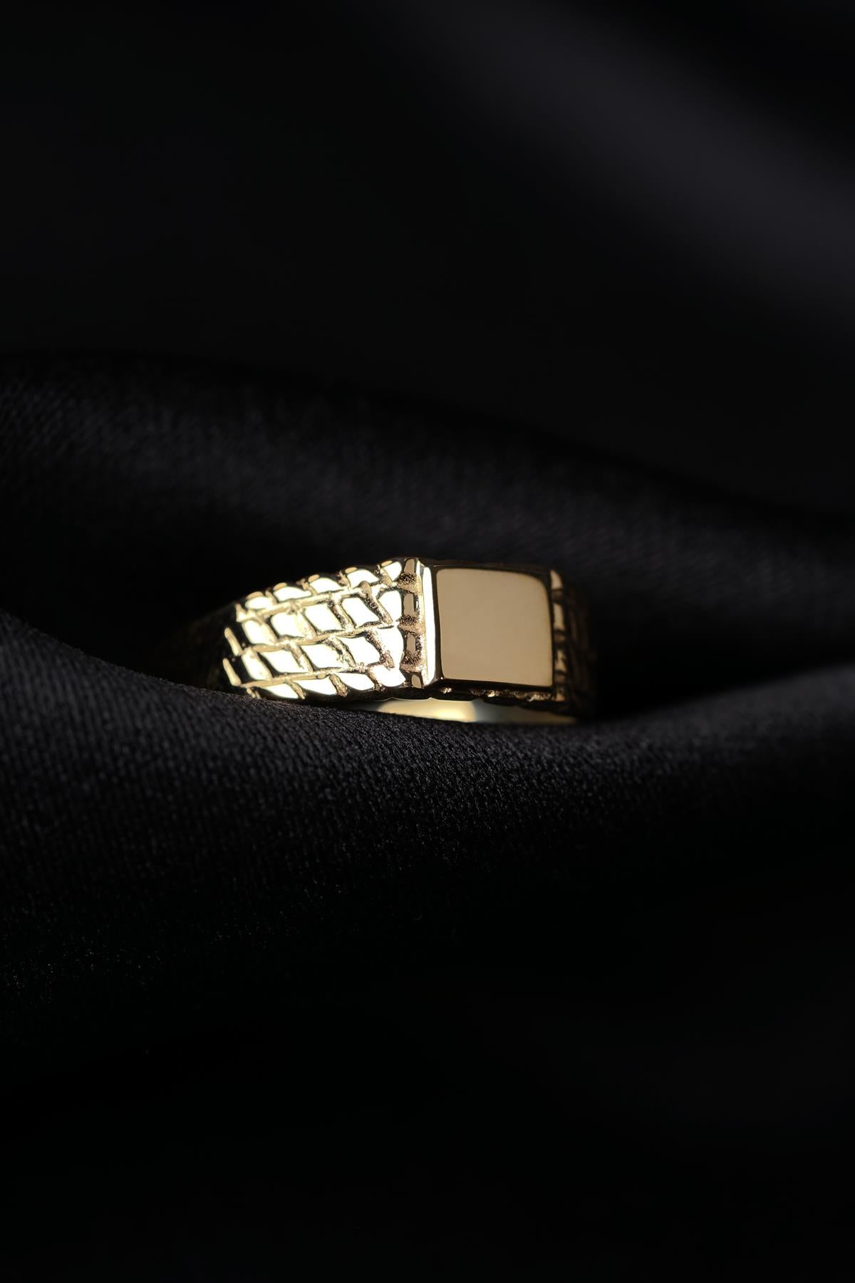 Men's 14K Gold Diamond-Cut Signet Ring