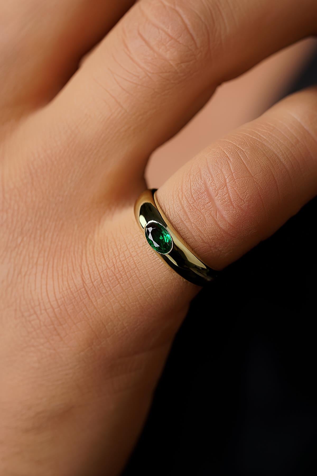Men's 14K Gold Emerald Signet Ring