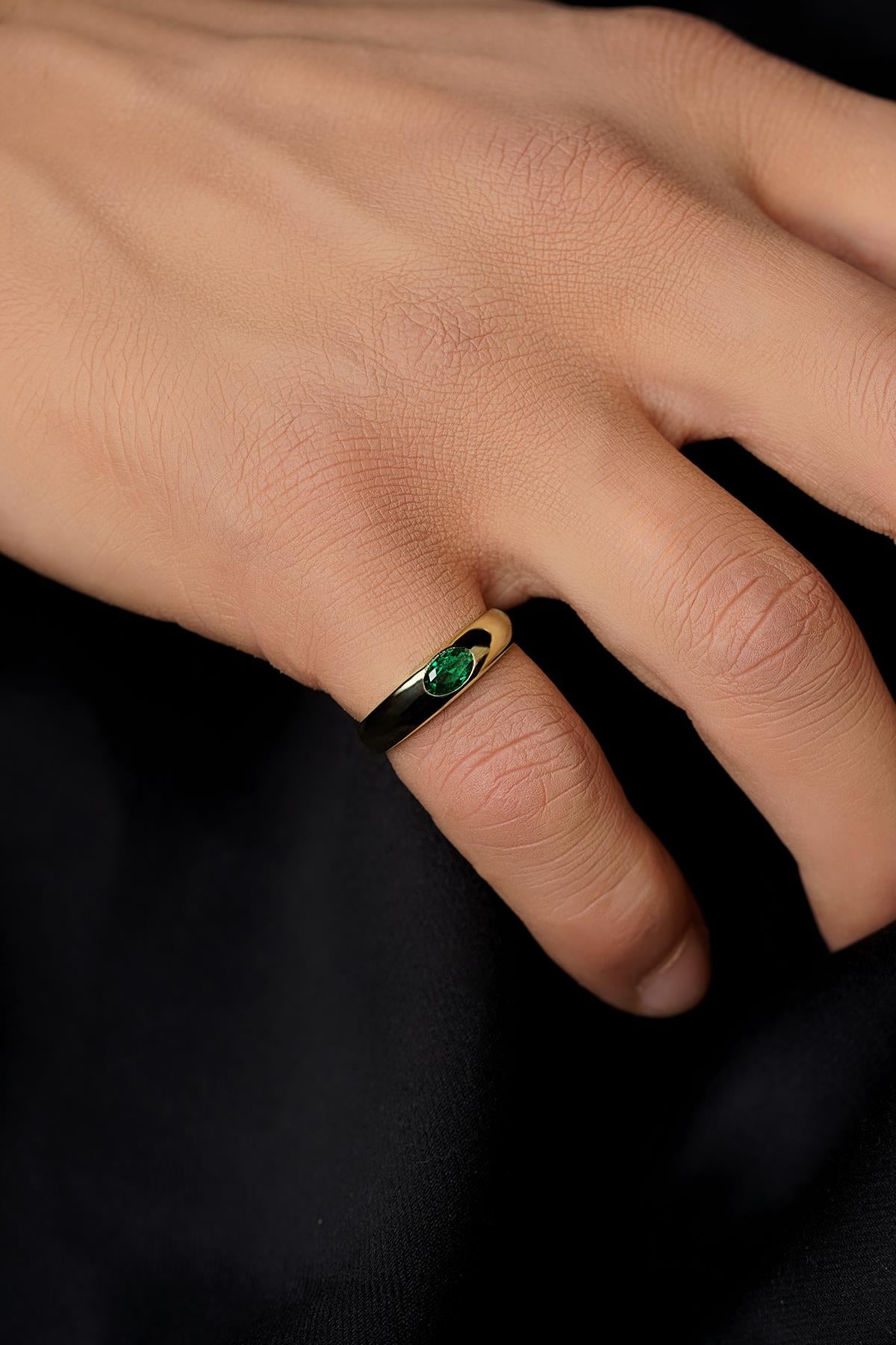 Men's 14K Gold Emerald Signet Ring