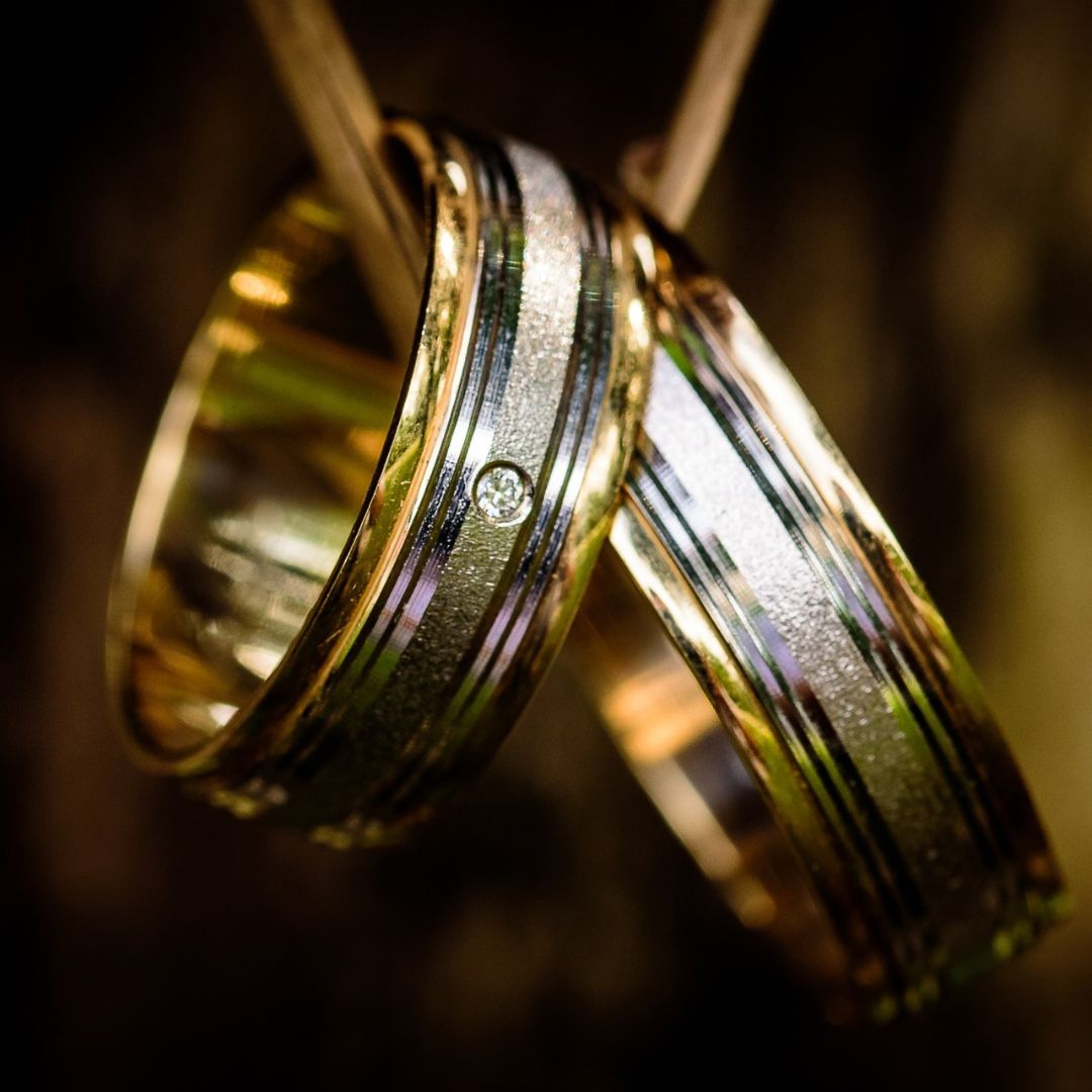Contemporary Engagement Rings for women and Prices
