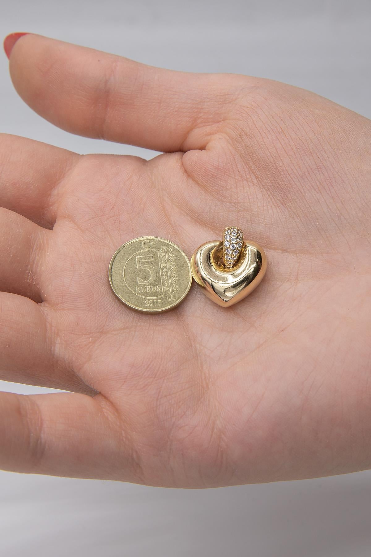 14K Alluring Heart Pendant