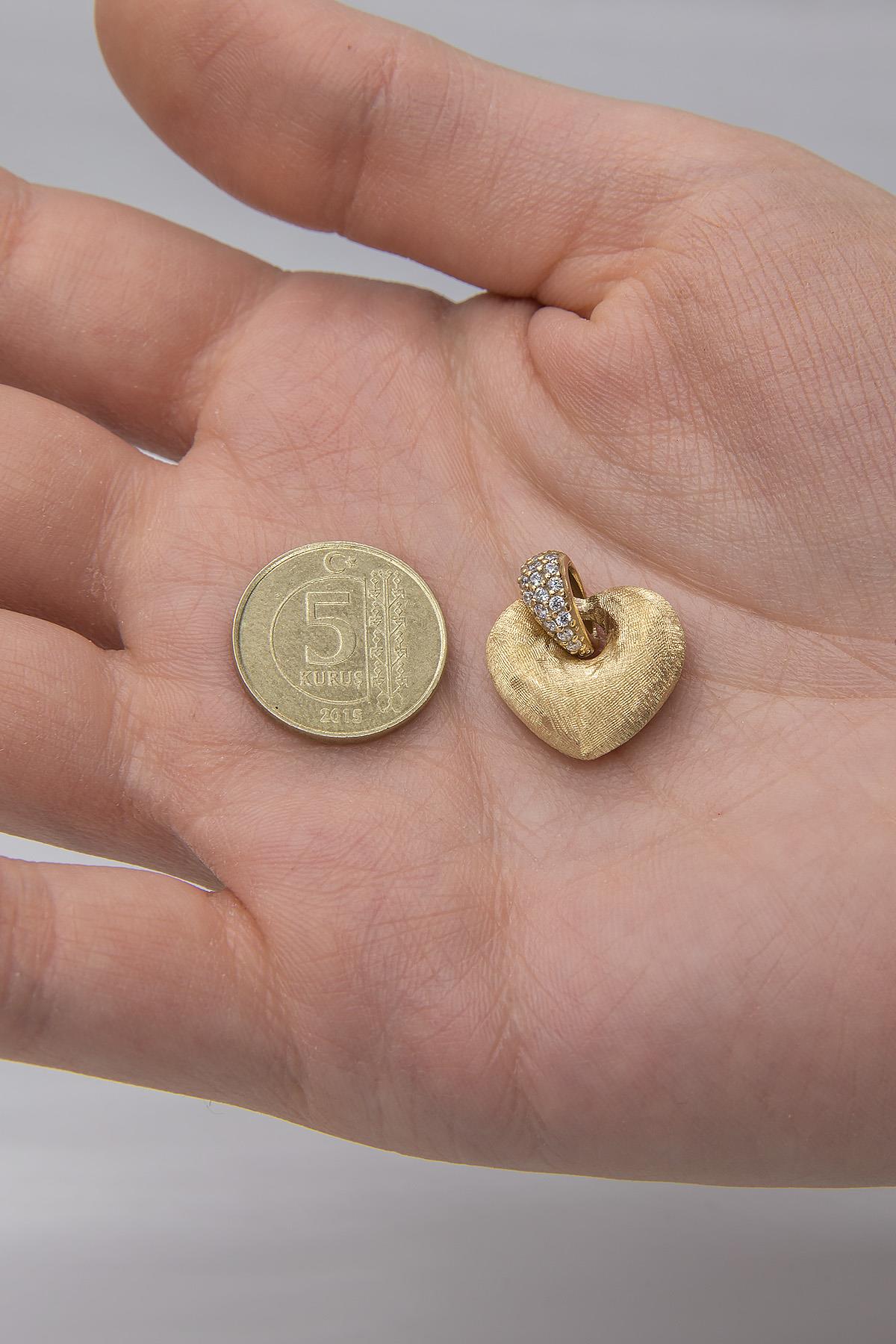 14K Enchanting Heart Pendant