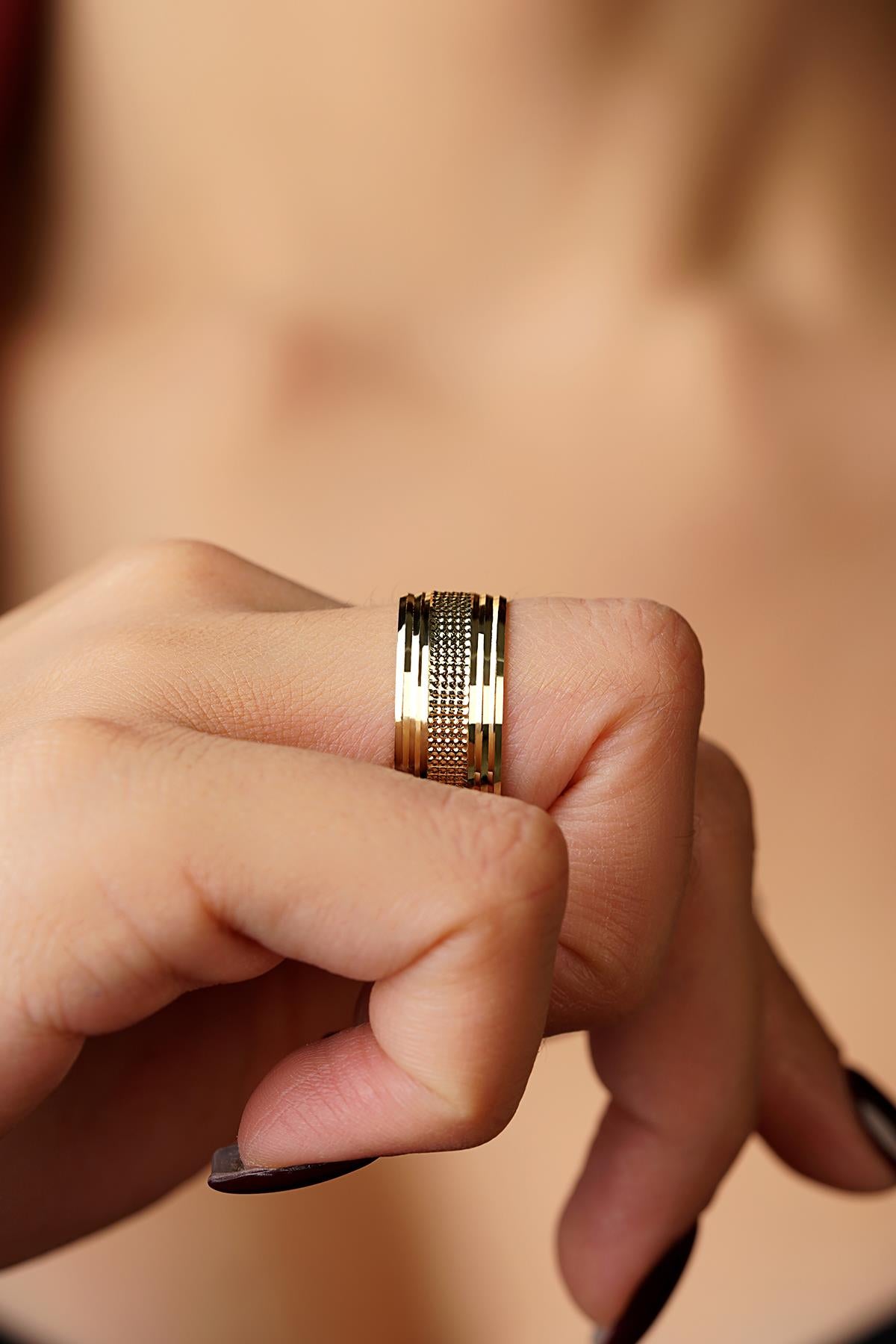 14K Gold Amaretti Wedding Band