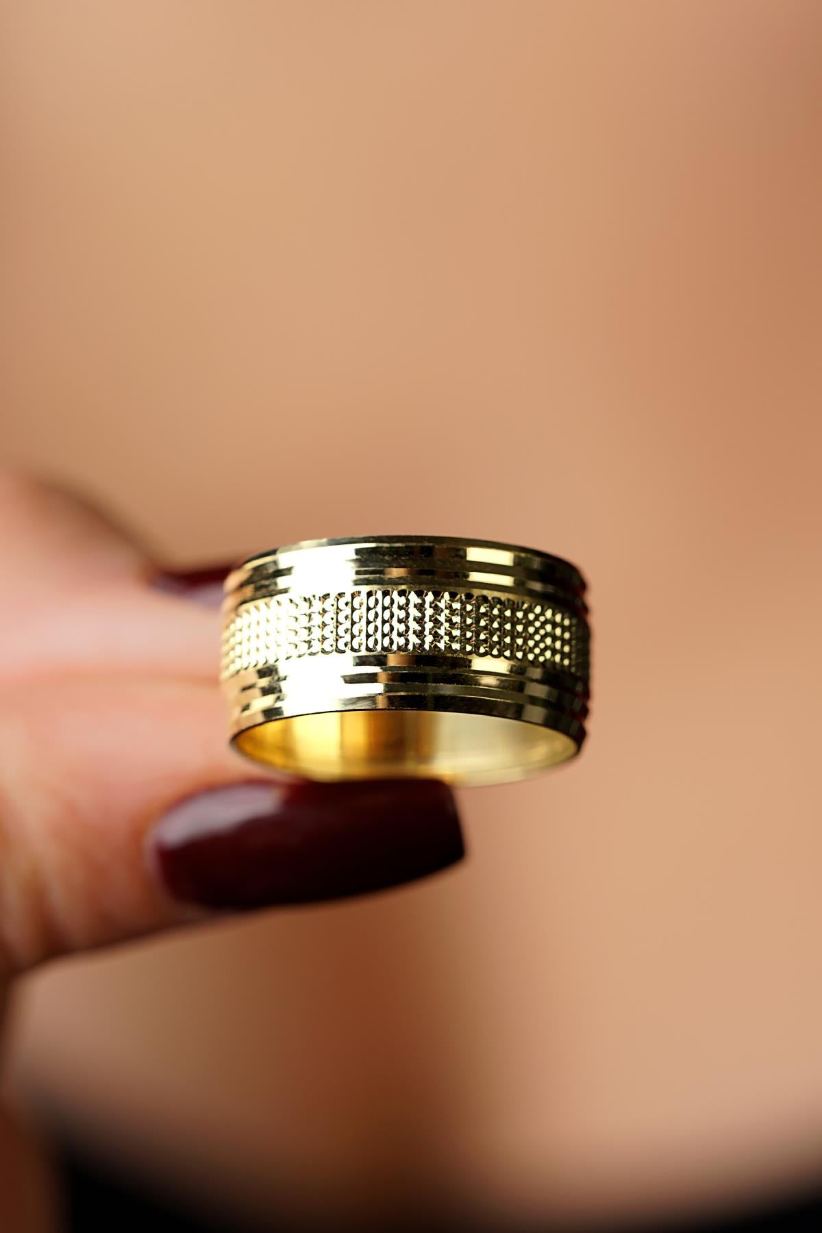 14K Gold Amaretti Wedding Band