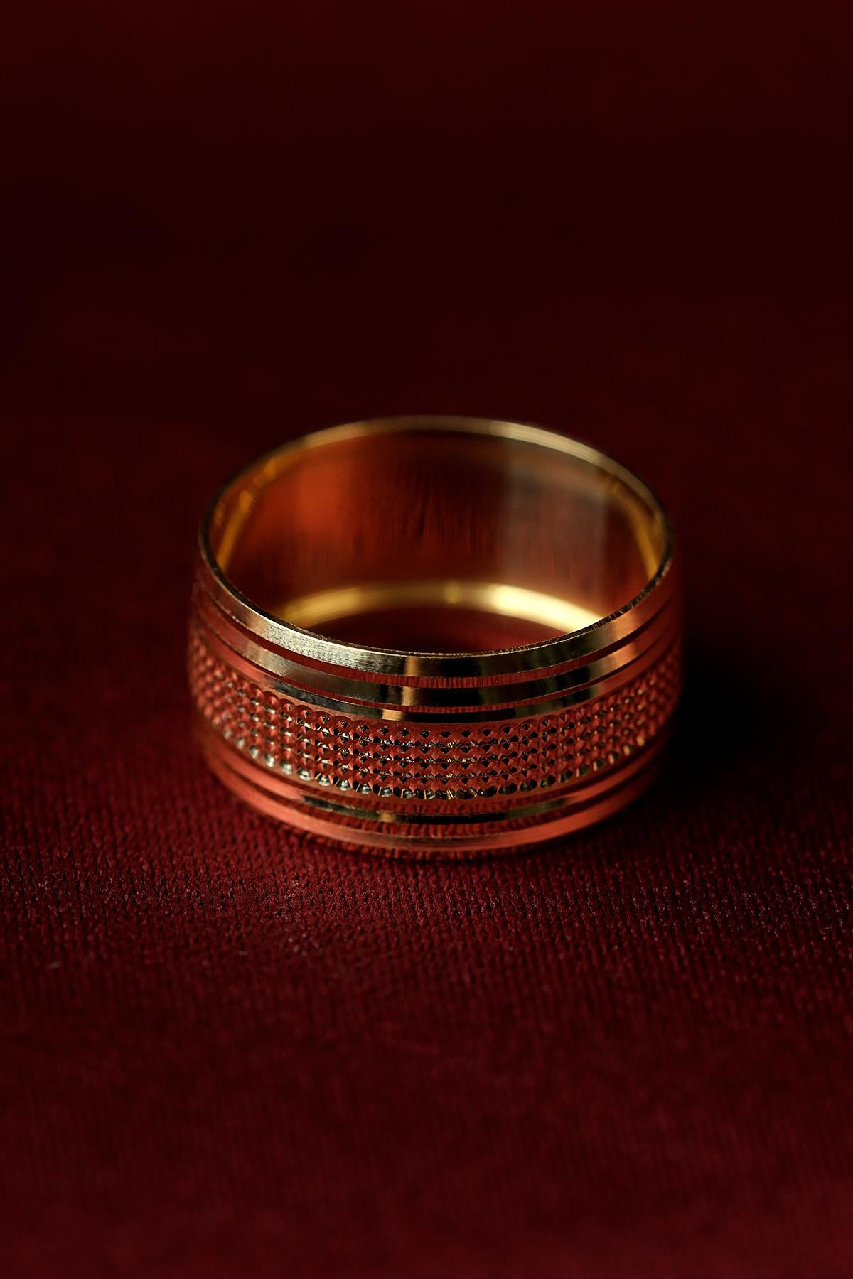 14K Gold Amaretti Wedding Band