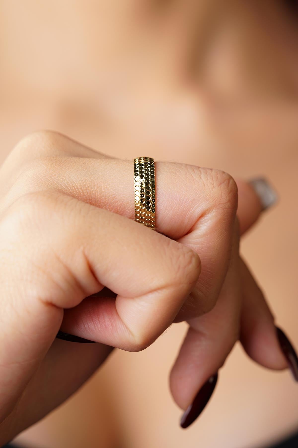 14K Gold Amore Wedding Band