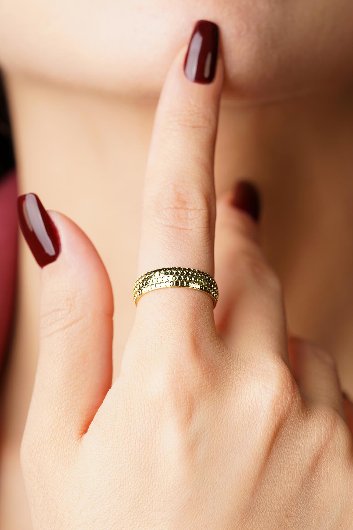 14K Gold Amore Wedding Band