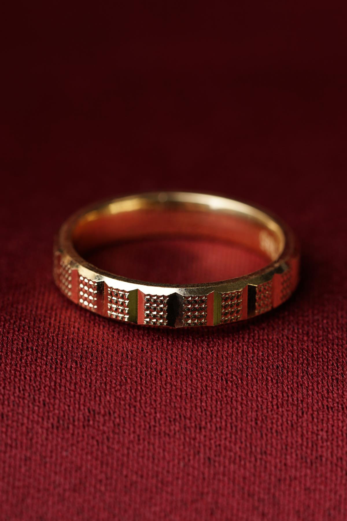 14K Gold Aura Wedding Band
