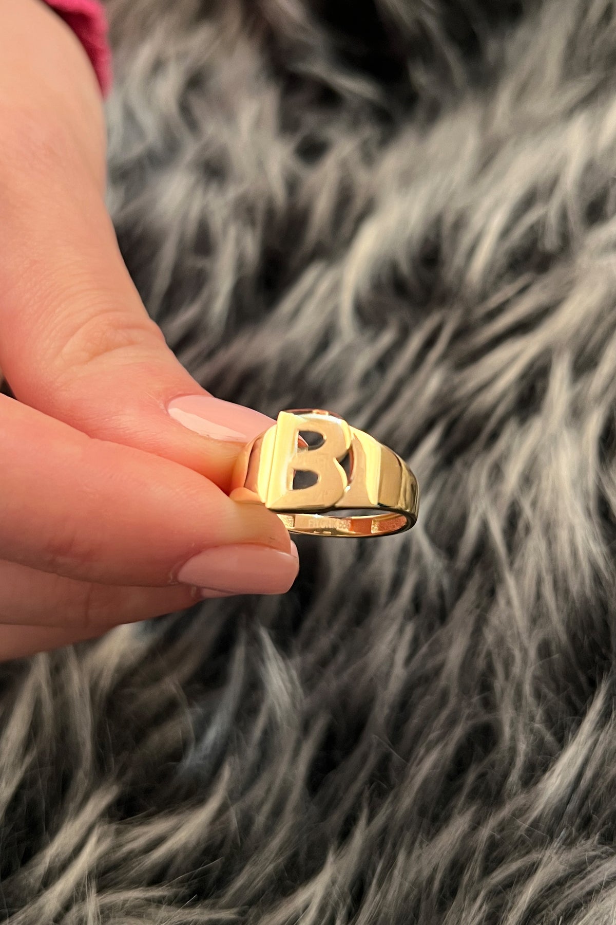 14k Gold B Initial Ring