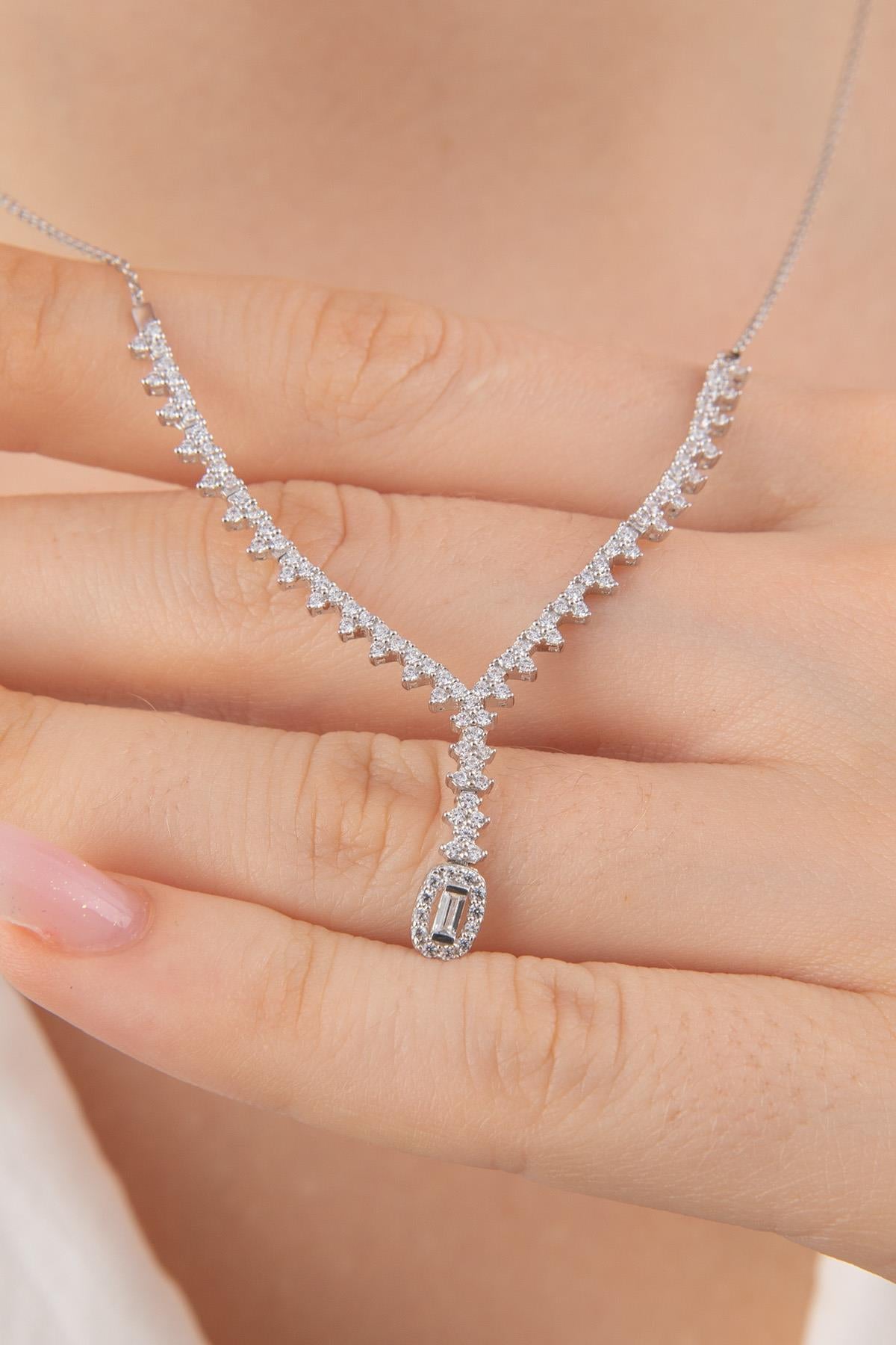 14K Gold Baguette Detailed  Necklace